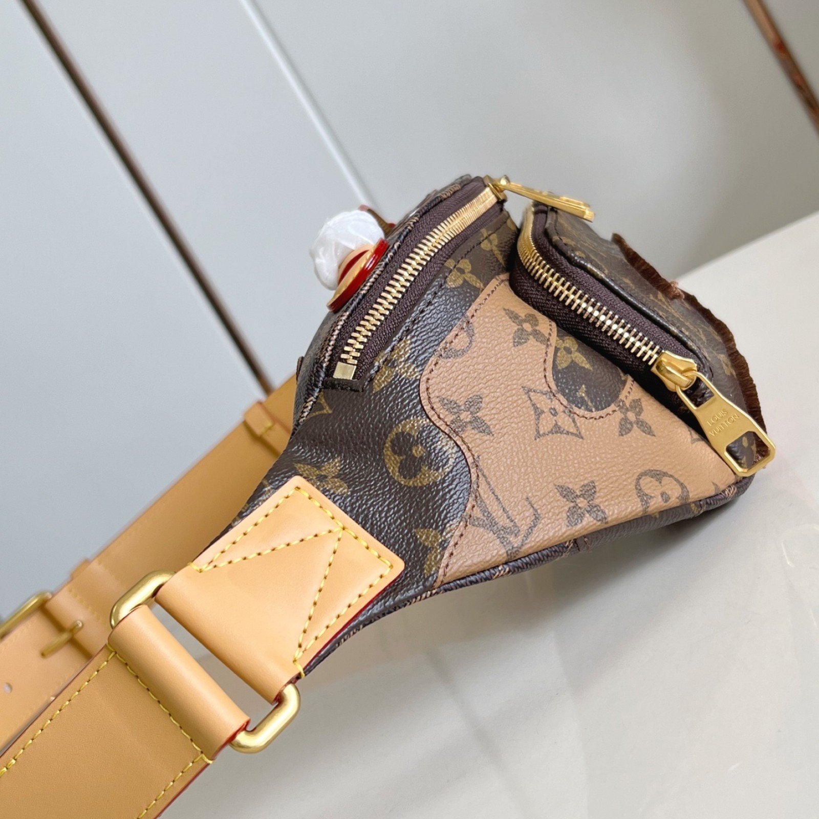 LV bag 179973 $184.25 USD