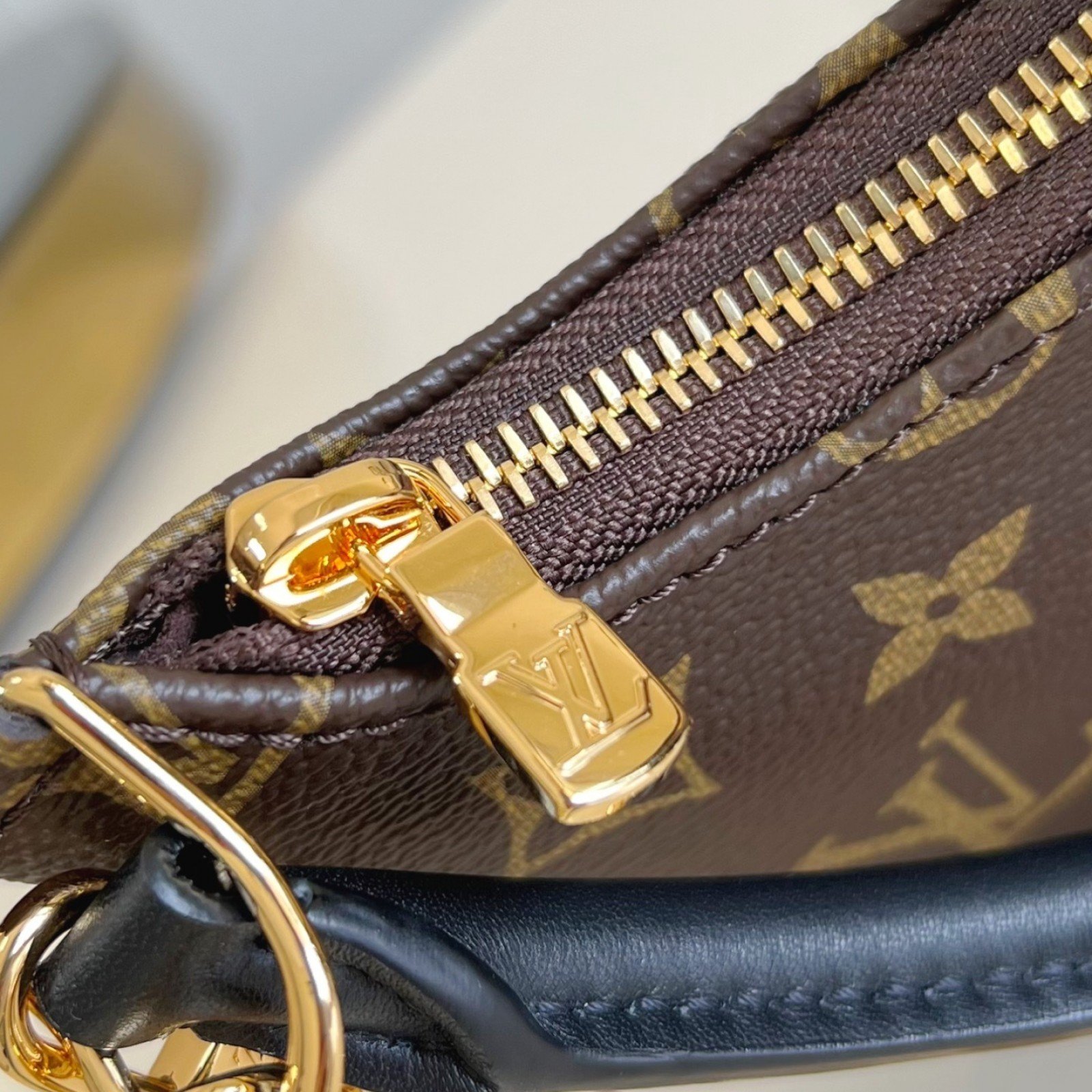 LV bag 179978 $165 USD