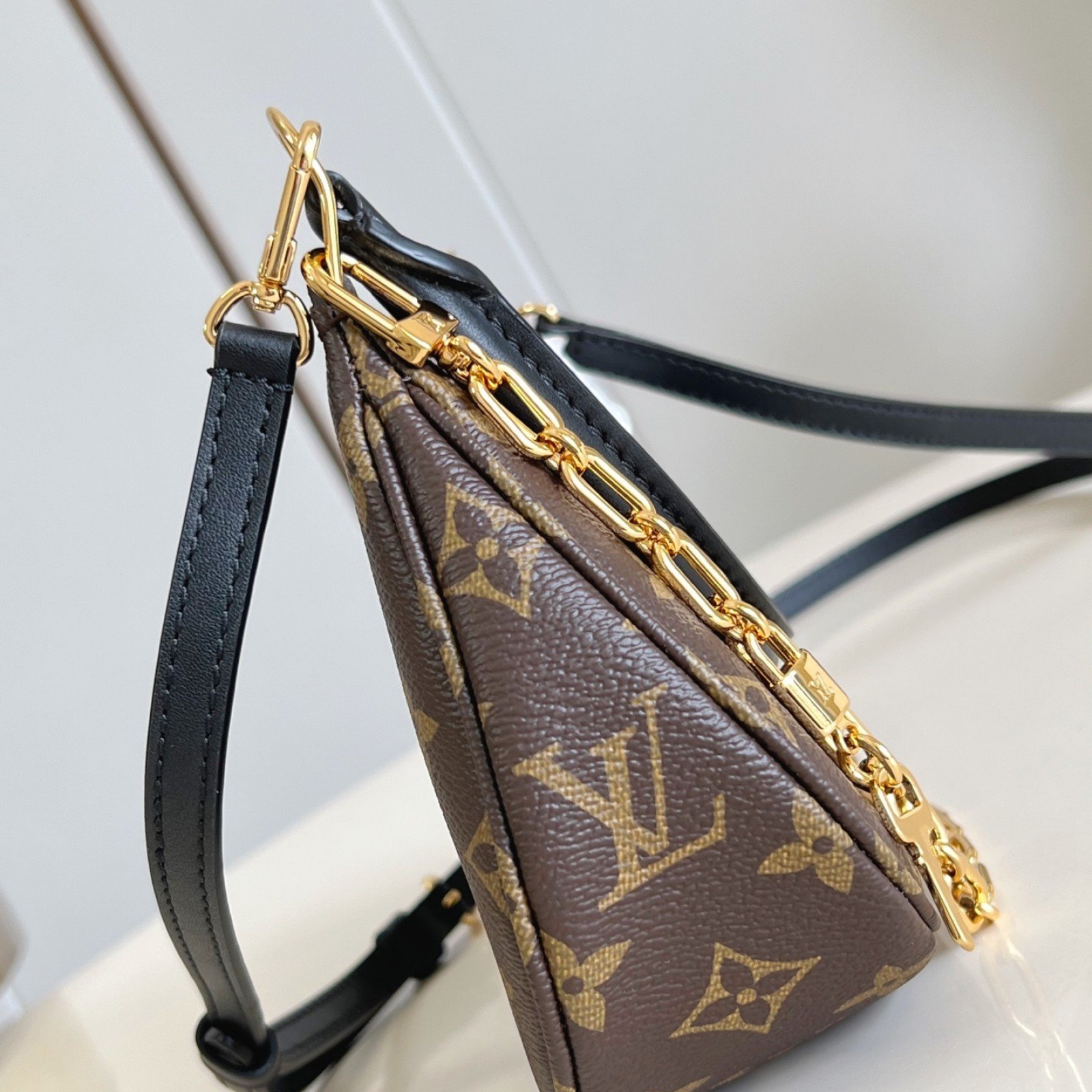 LV bag 179978 $165 USD