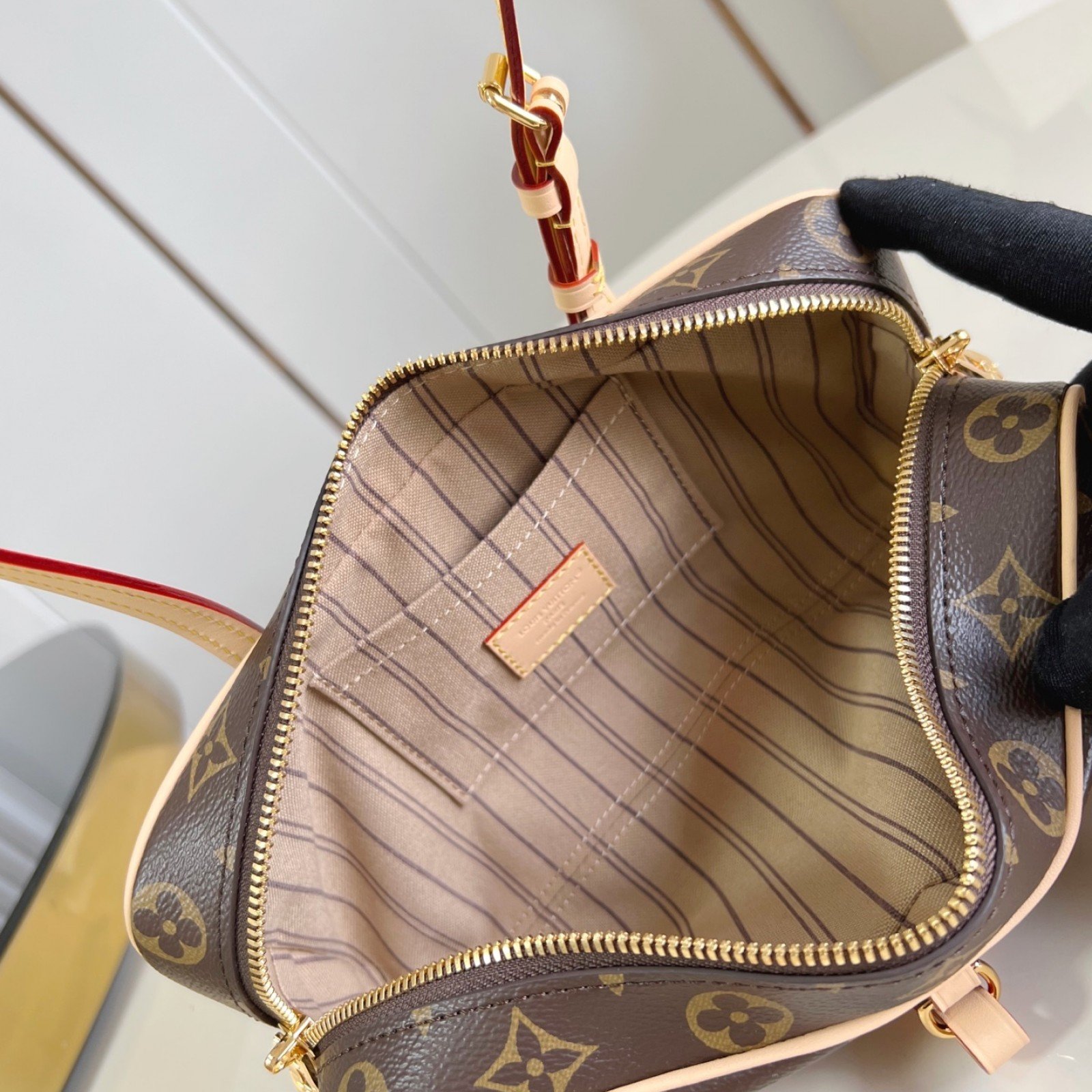 LV bag 179982 $165 USD