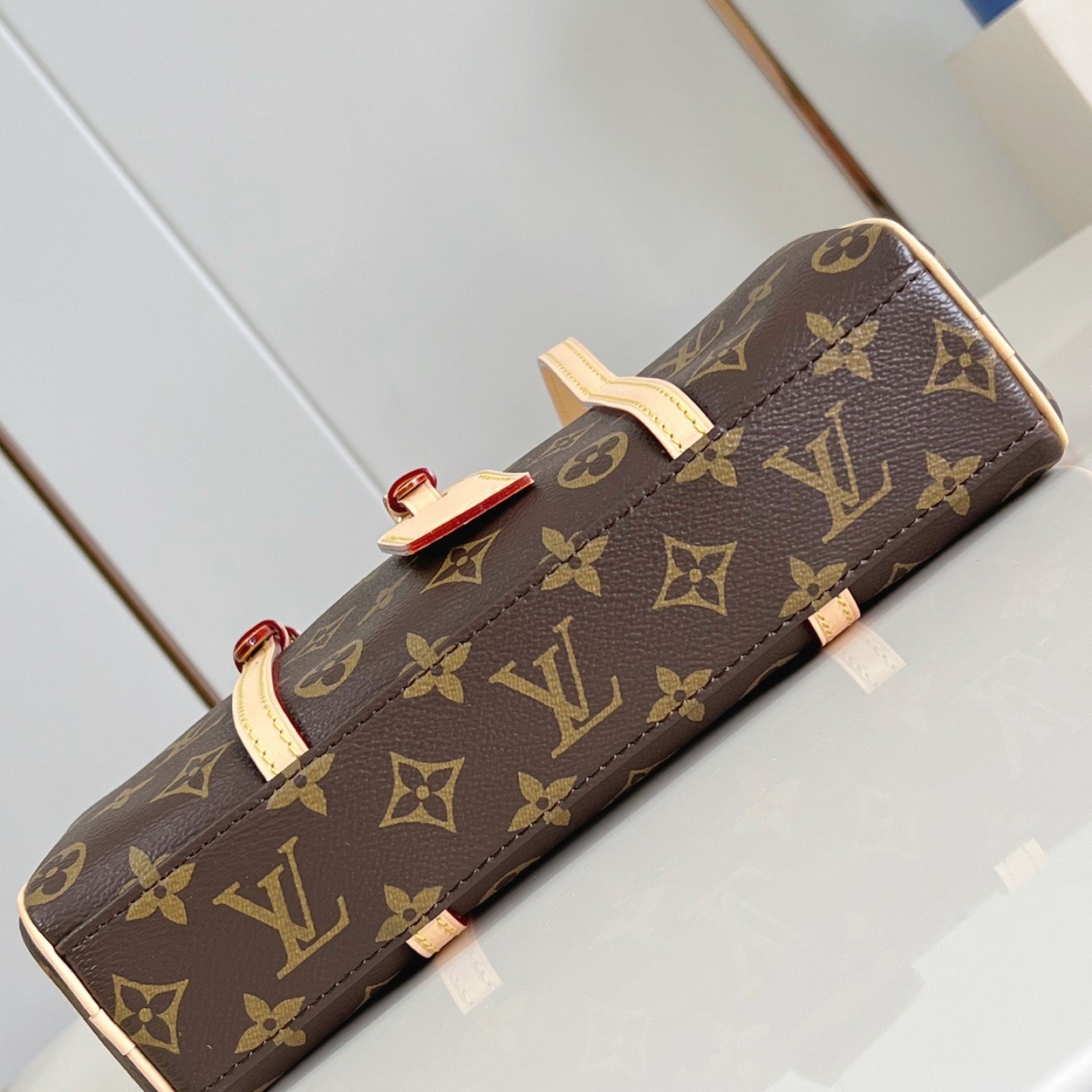 LV bag 179982 $165 USD