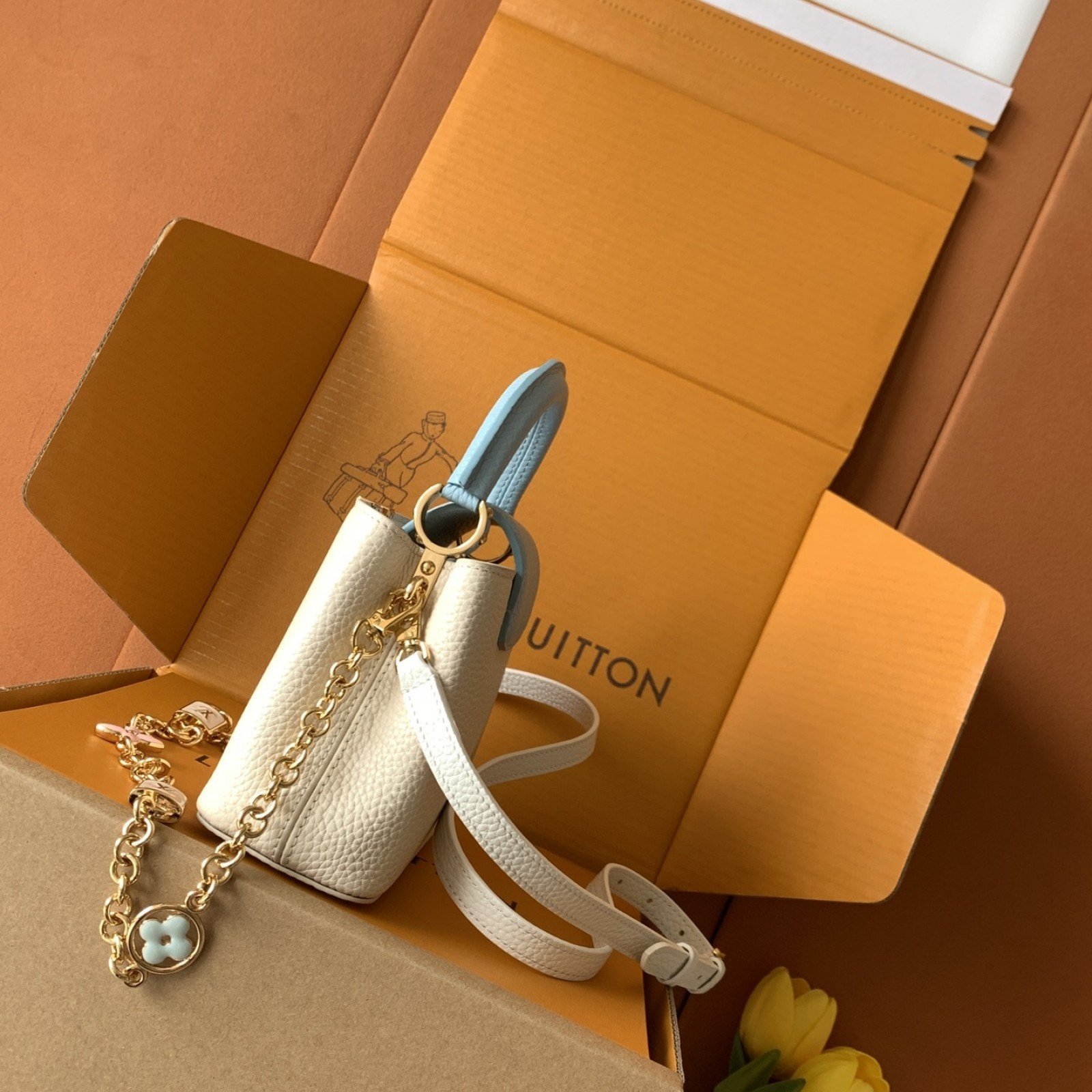 LV bag 179984 $404.25 USD