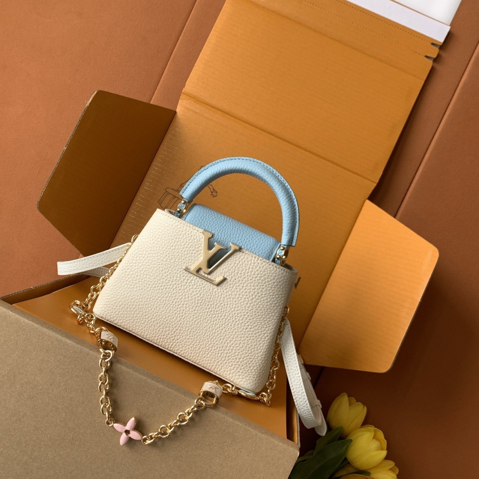 LV bag 179984 $404.25 USD