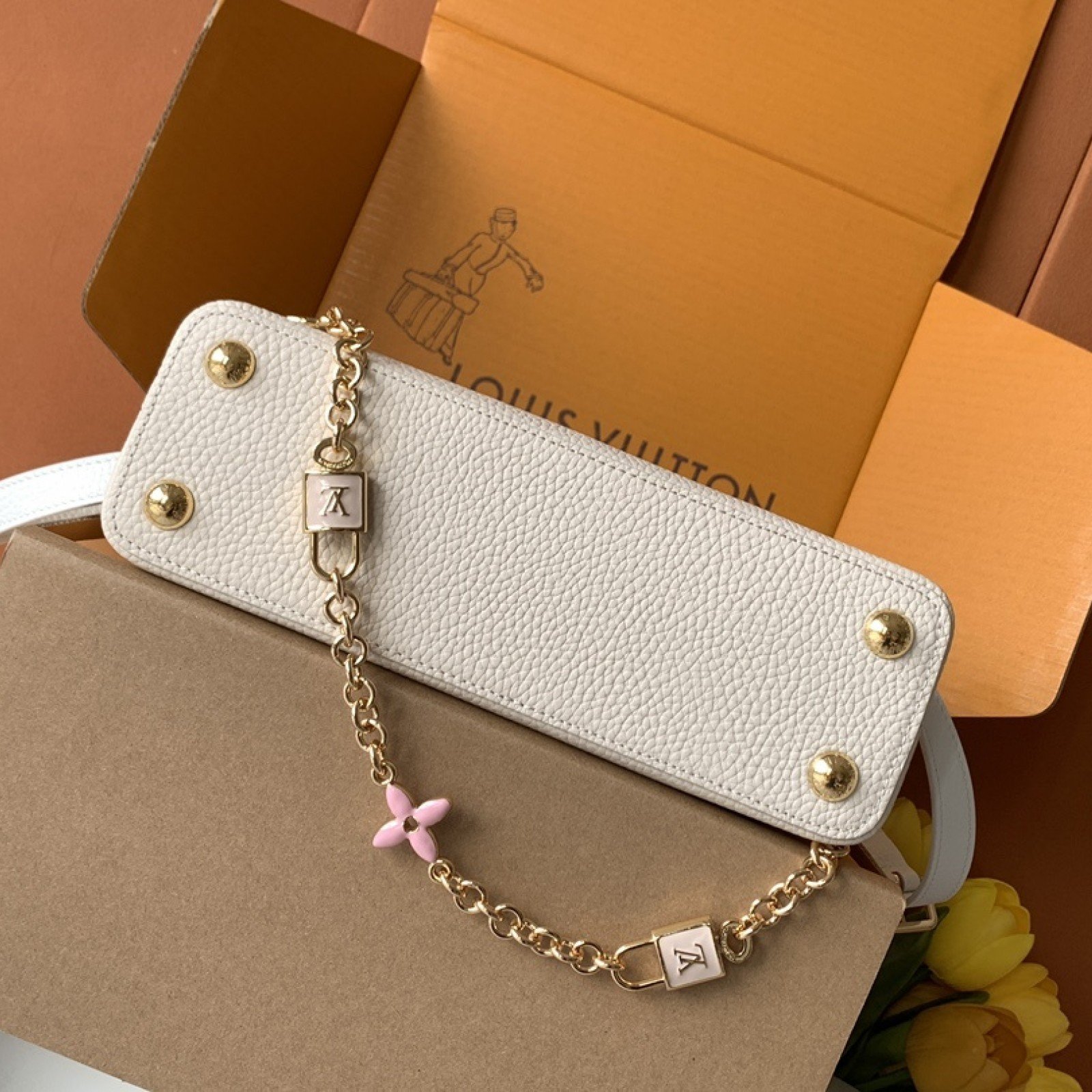 LV bag 179985 $453.75 USD