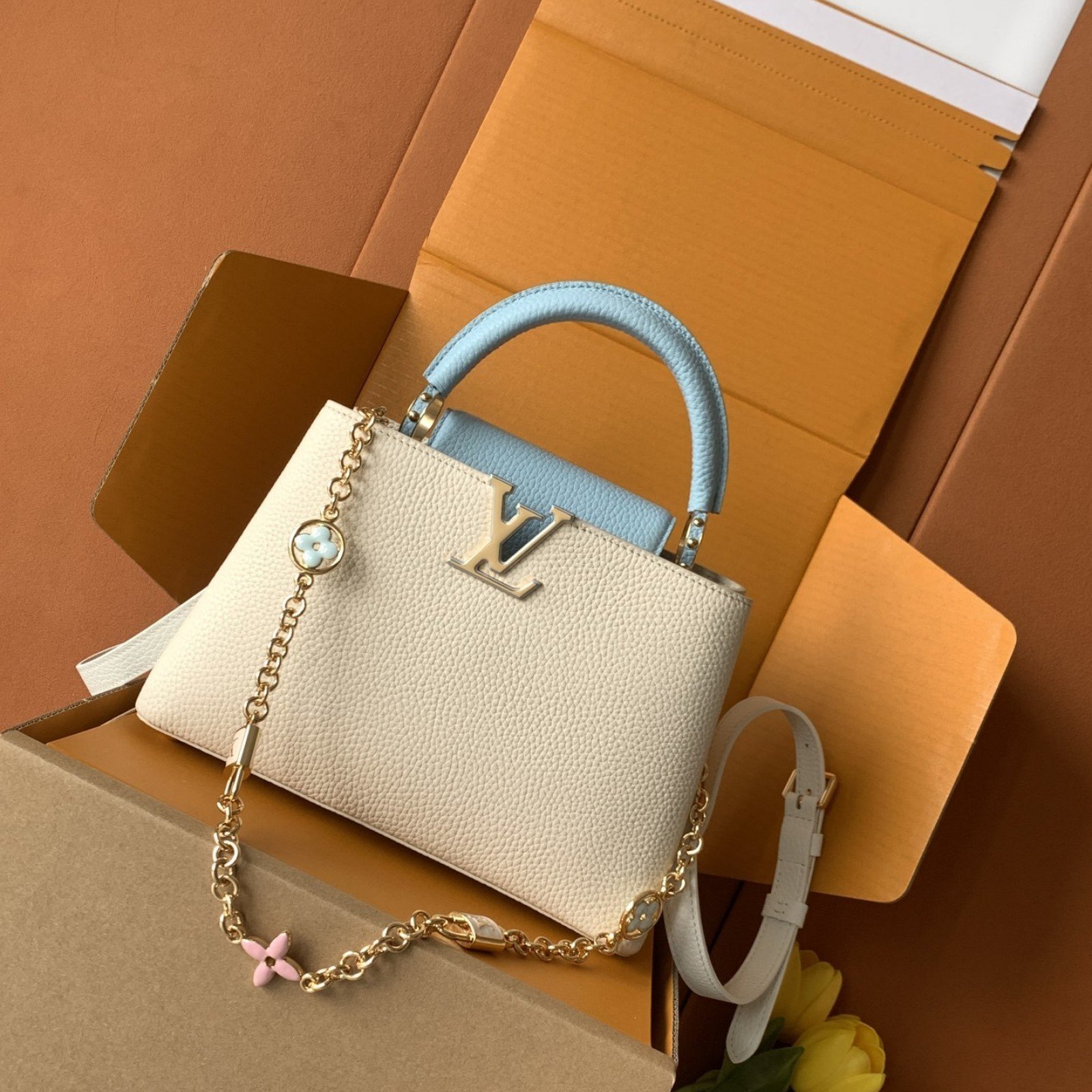 LV bag 179985 $453.75 USD