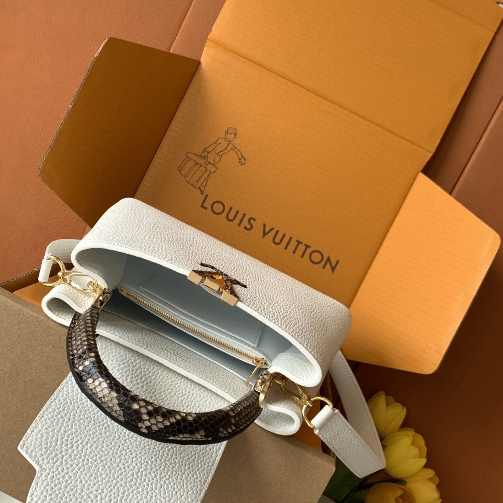 LV bag 179987 $462 USD