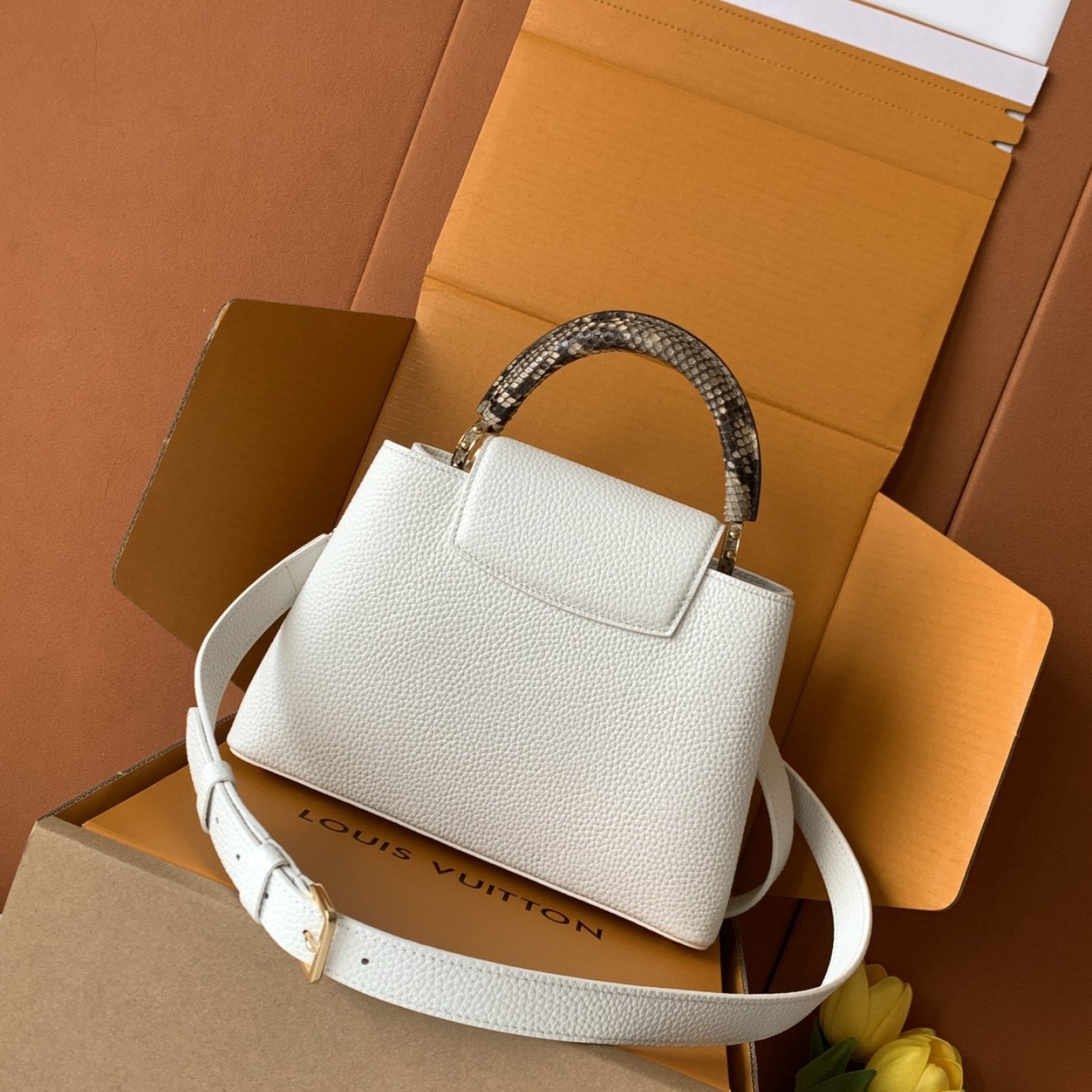 LV bag 179987 $462 USD