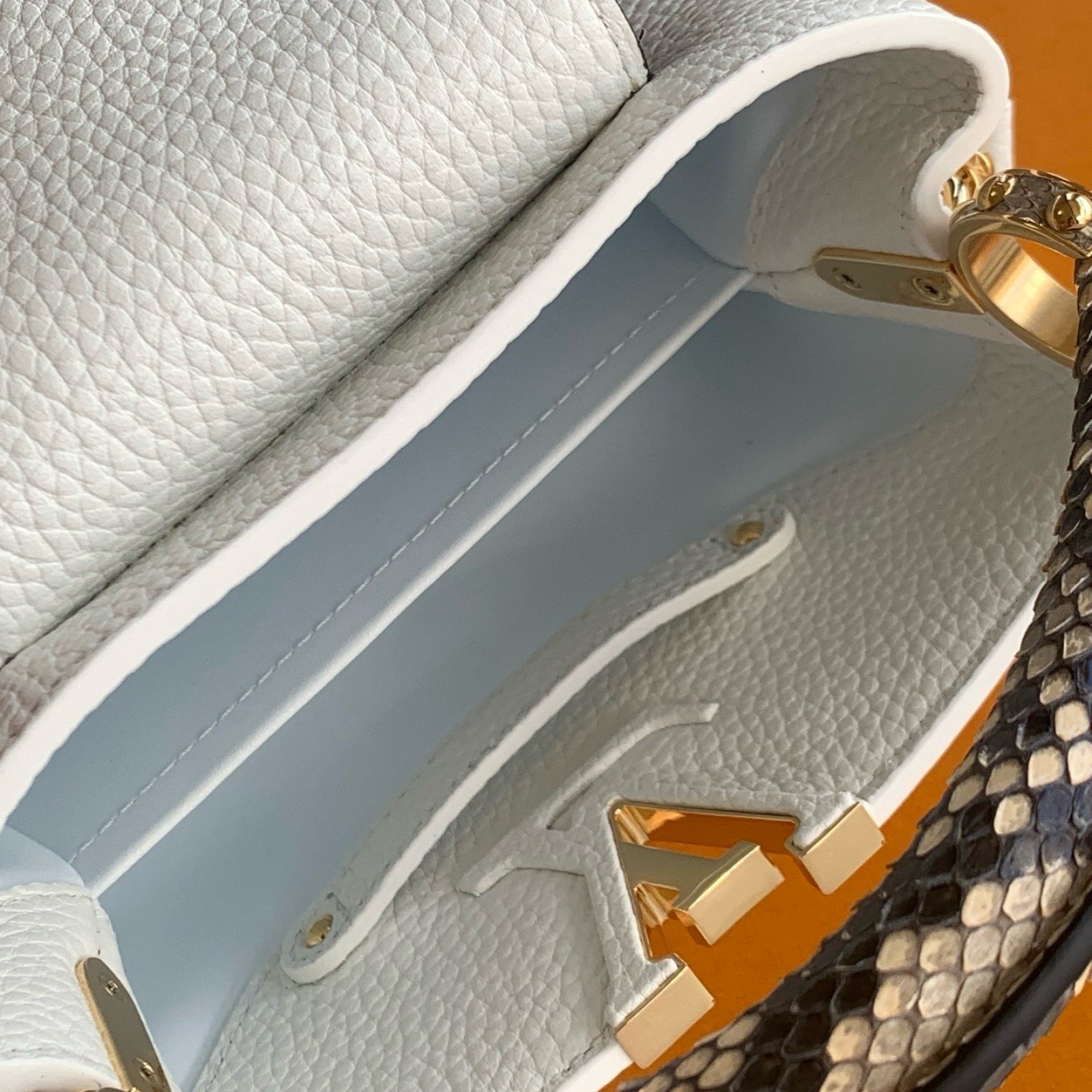 LV bag 179990 $398.75 USD