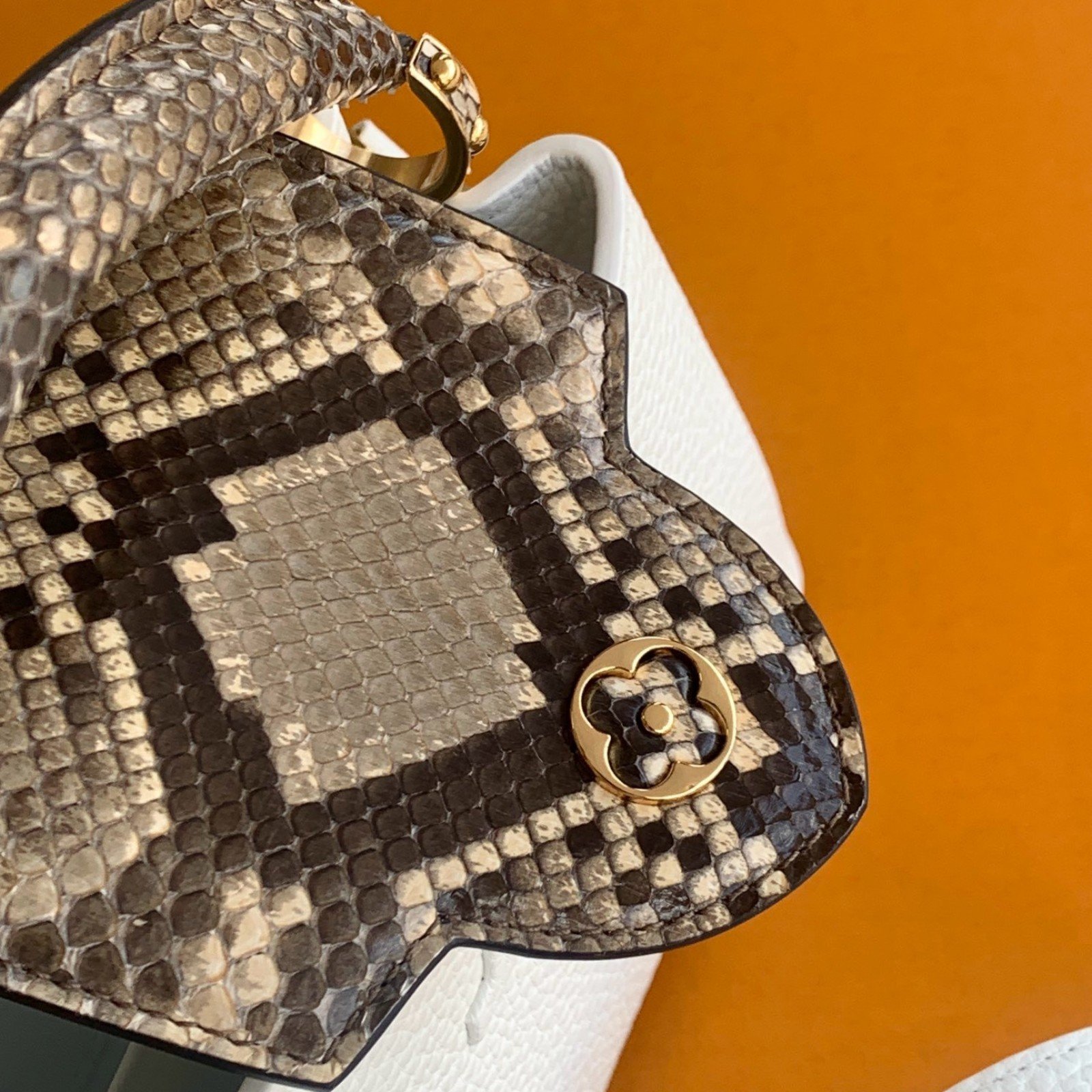 LV bag 179990 $398.75 USD