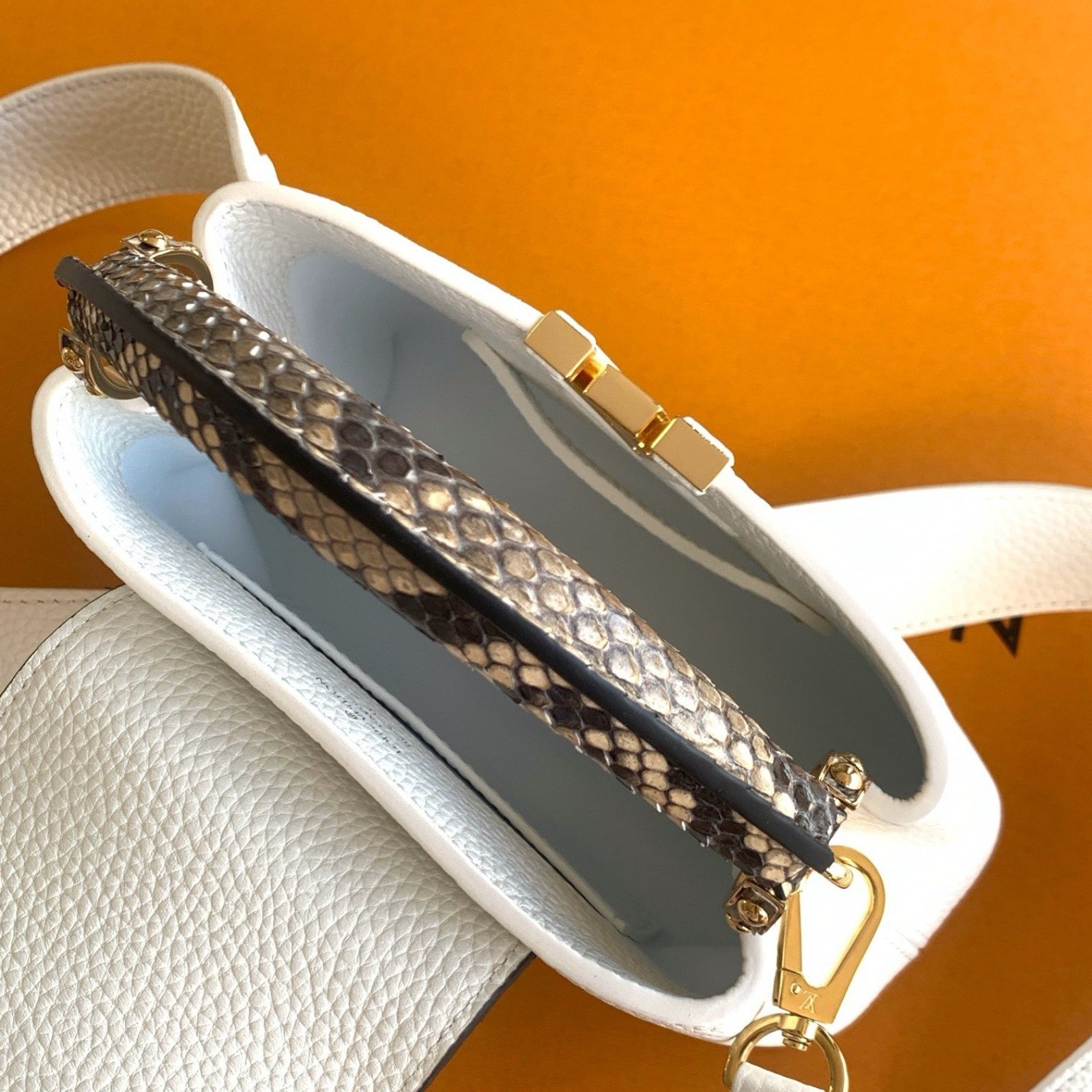 LV bag 179990 $398.75 USD