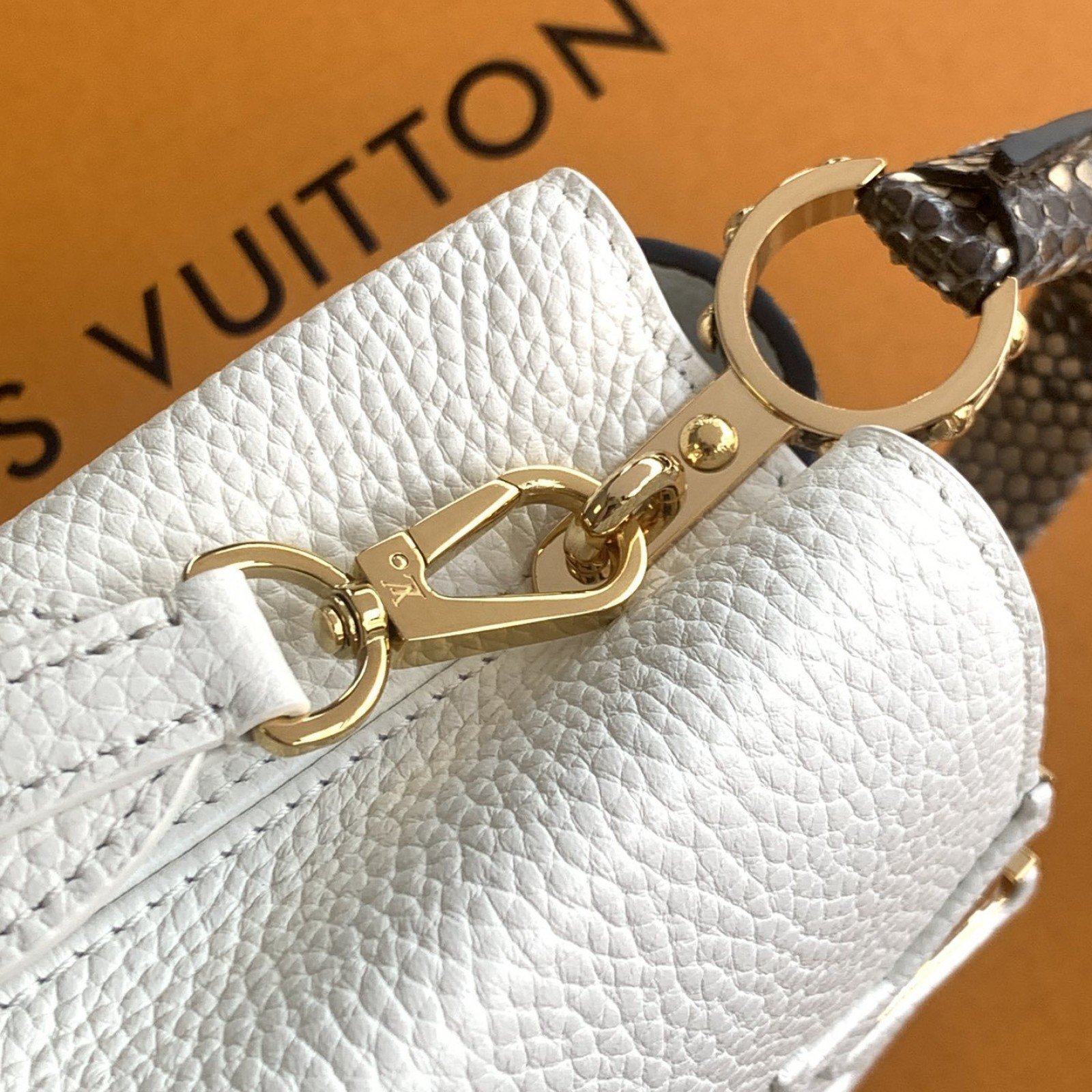 LV bag 179990 $398.75 USD