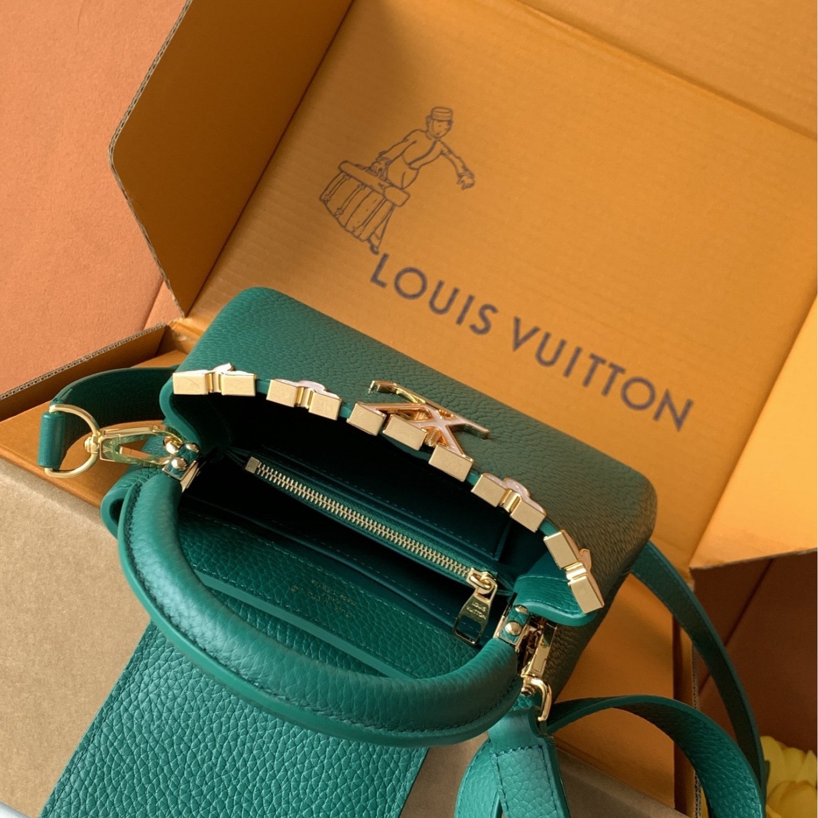 LV bag 180133 $365.75 USD