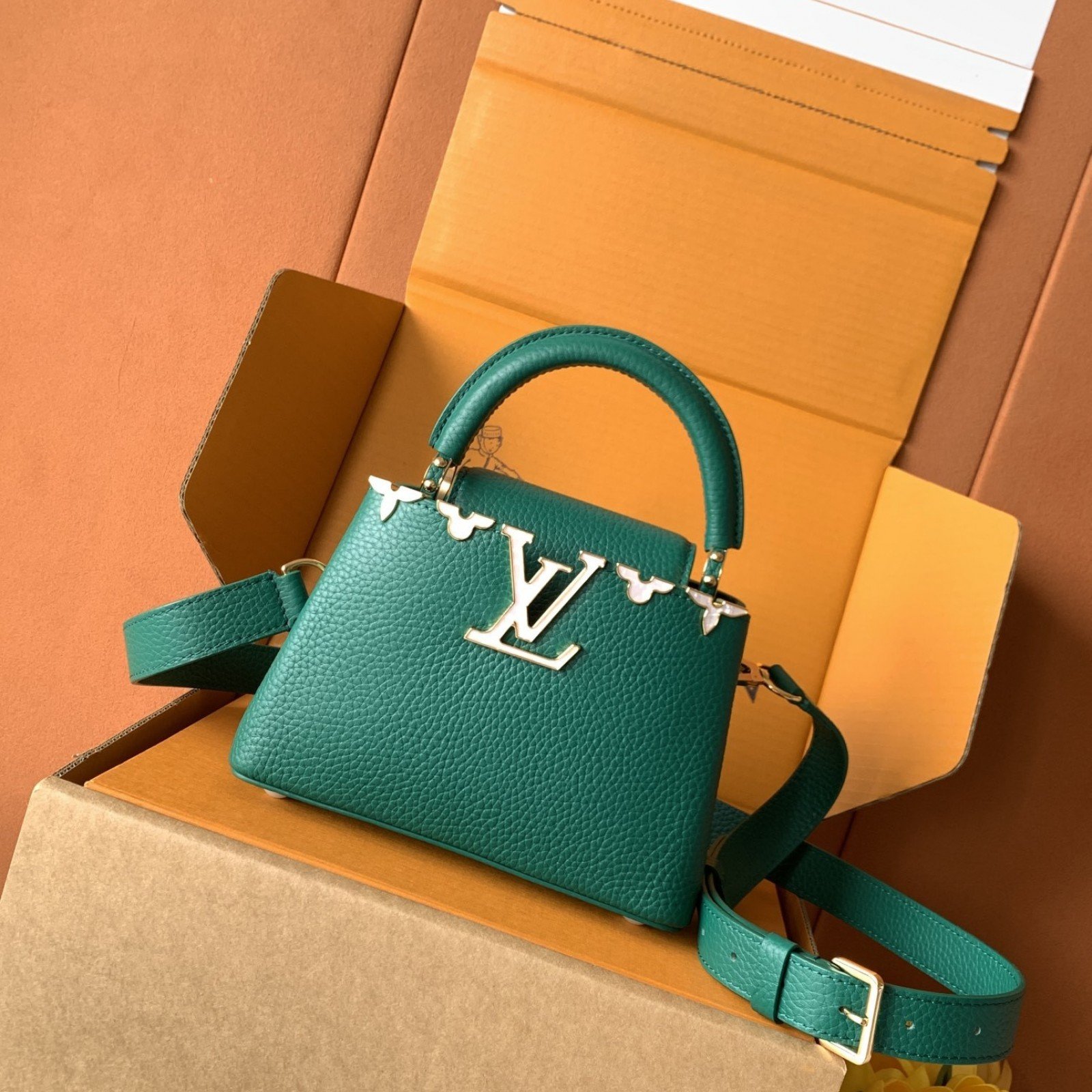 LV bag 180133 $365.75 USD