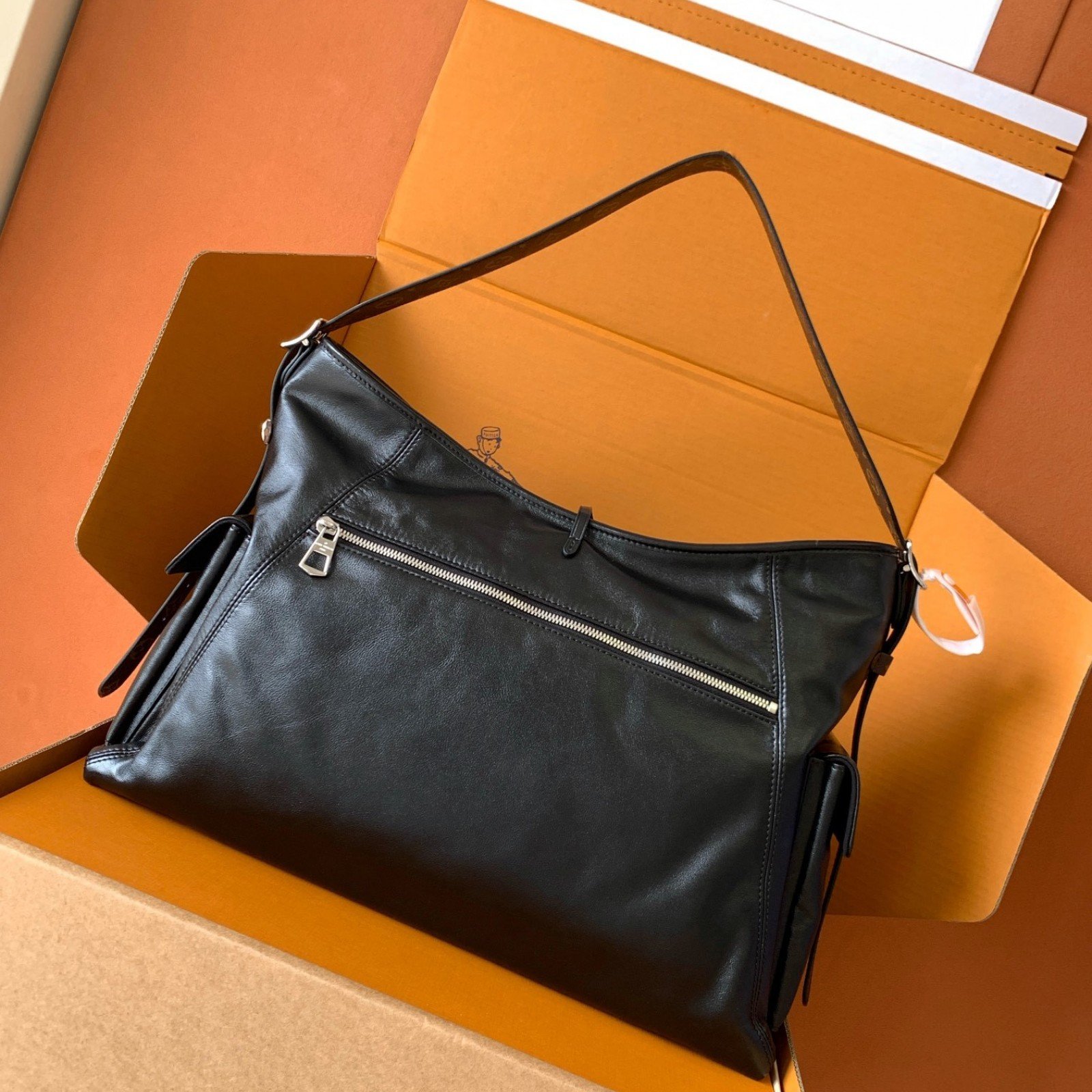 LV bag 180142 $470.25 USD