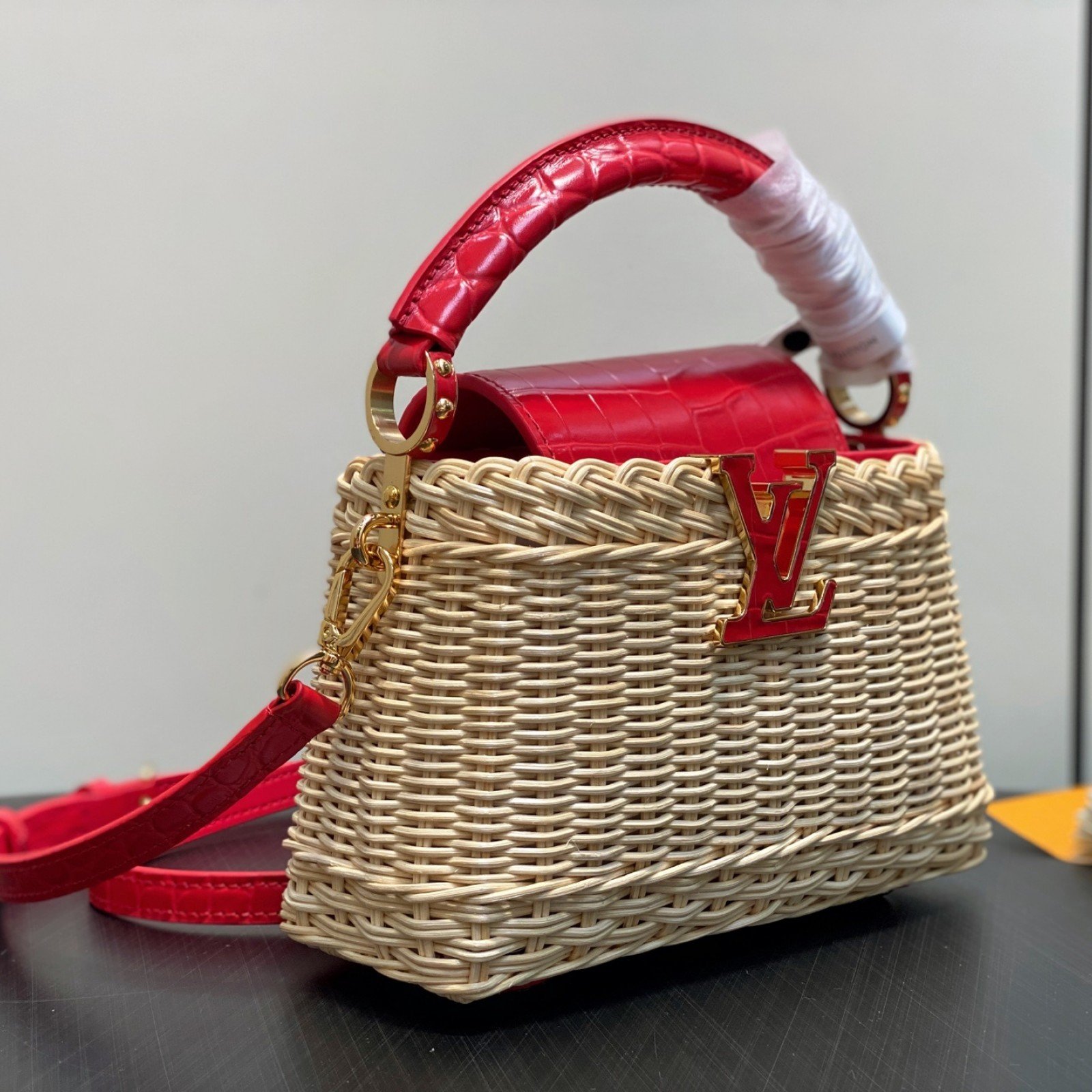 LV bag 180176 $332.75 USD