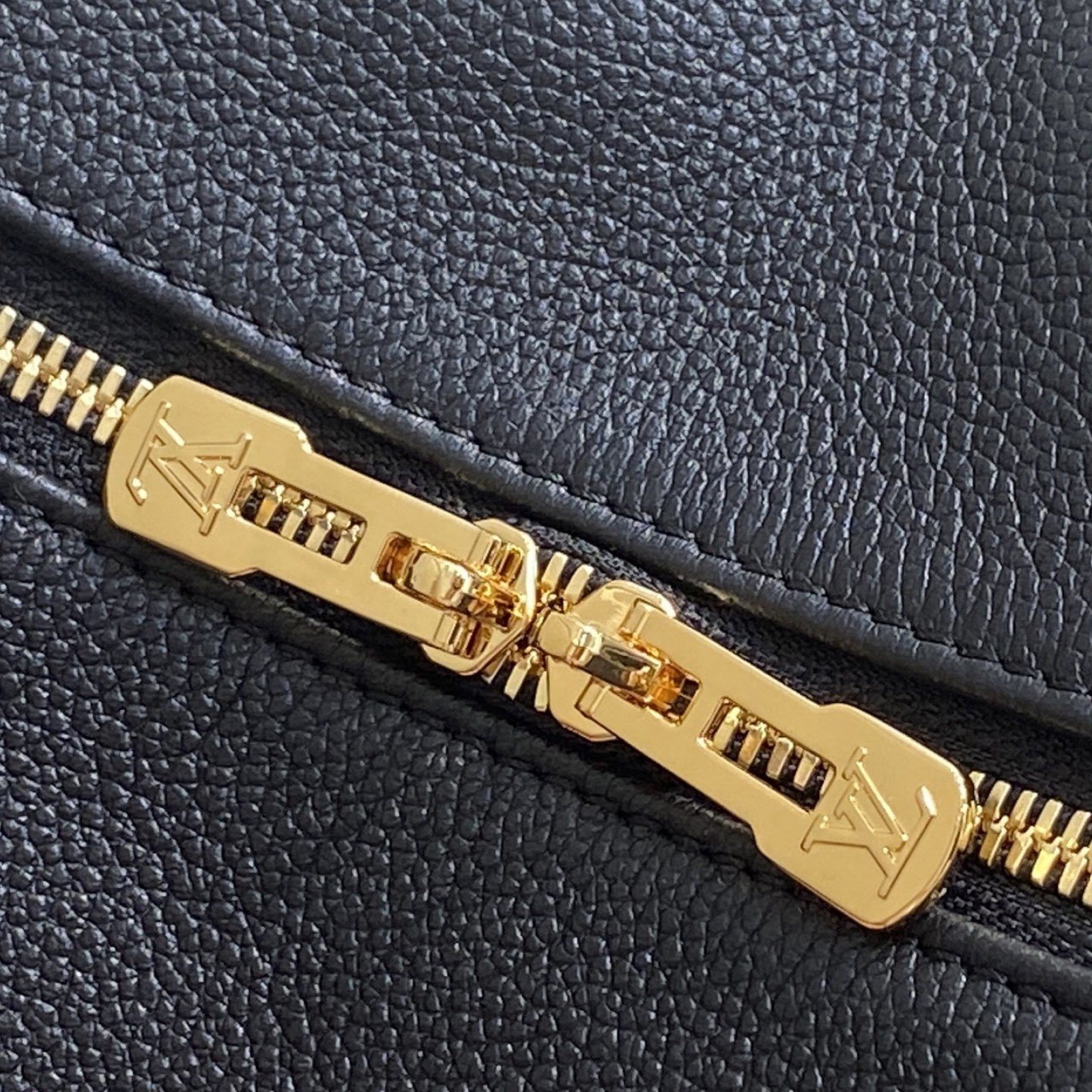LV bag 180179 $228.25 USD