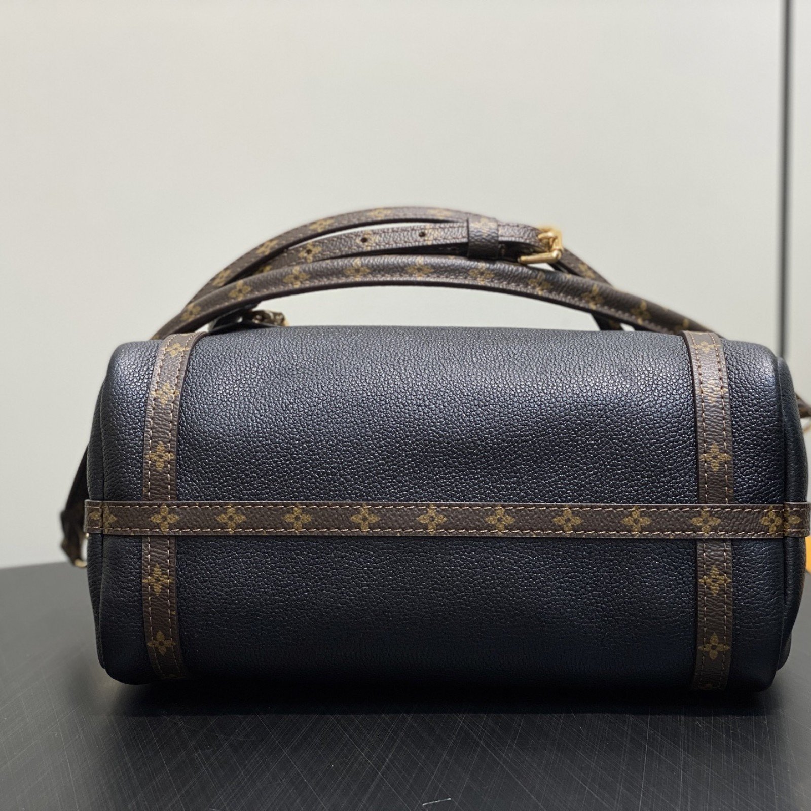LV bag 180179 $228.25 USD