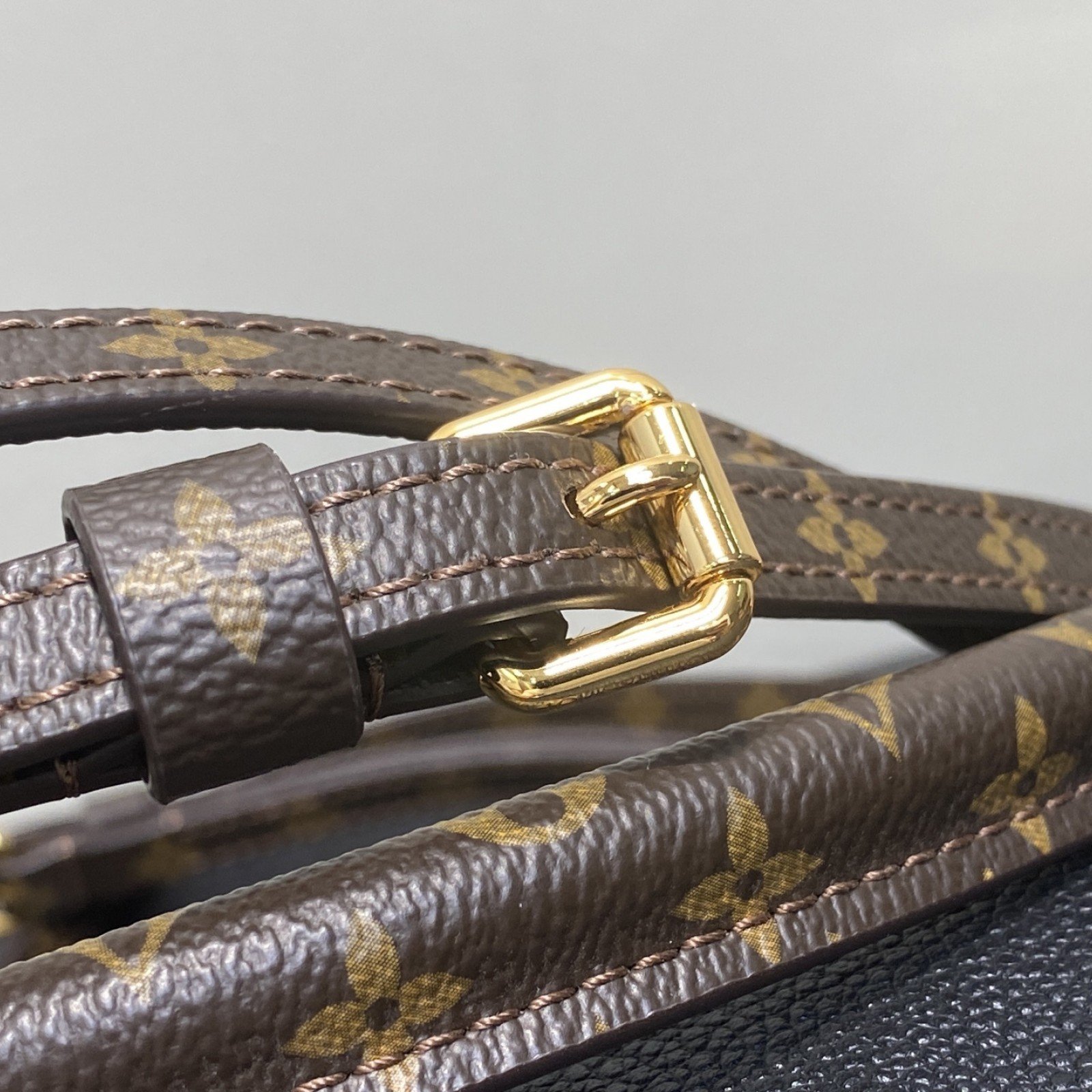LV bag 180179 $228.25 USD