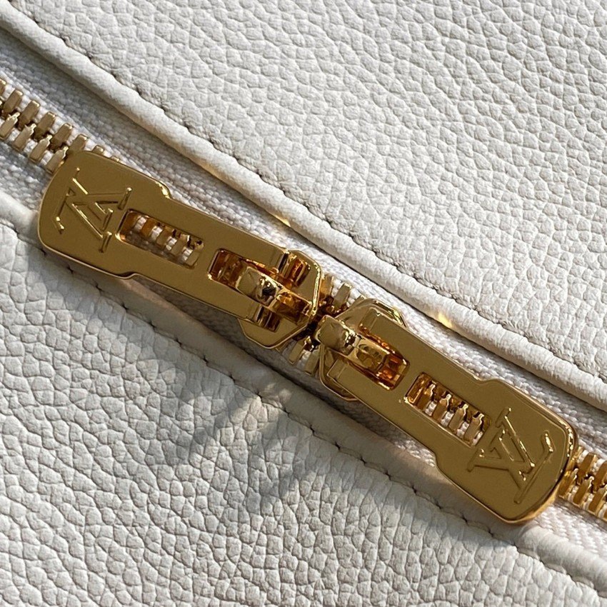 LV bag 180180 $242 USD
