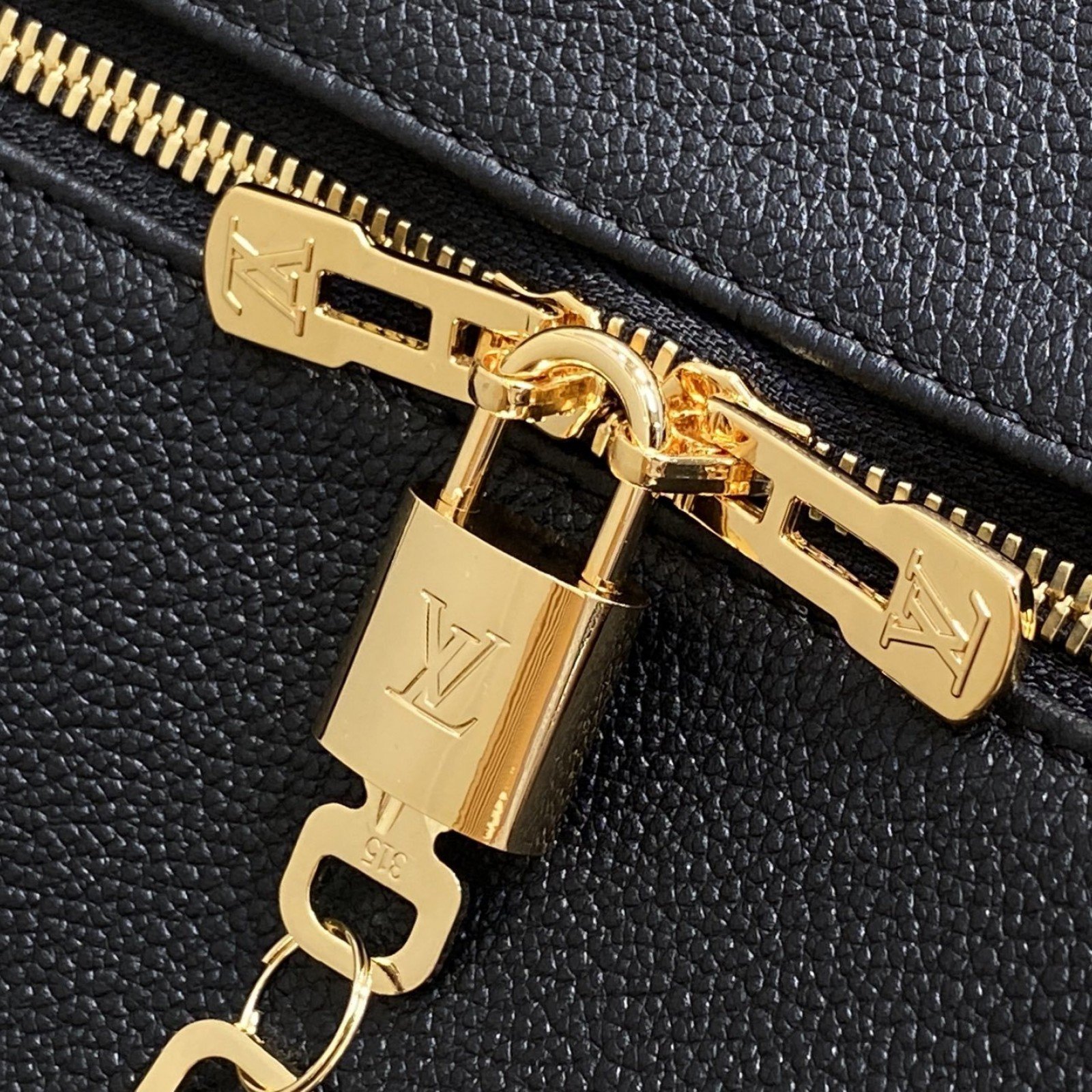 LV bag 180181 $316.25 USD
