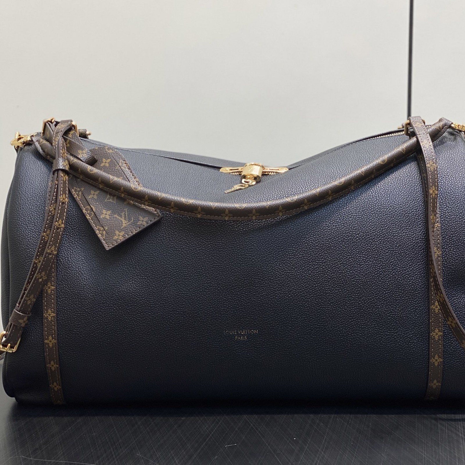 LV bag 180181 $316.25 USD
