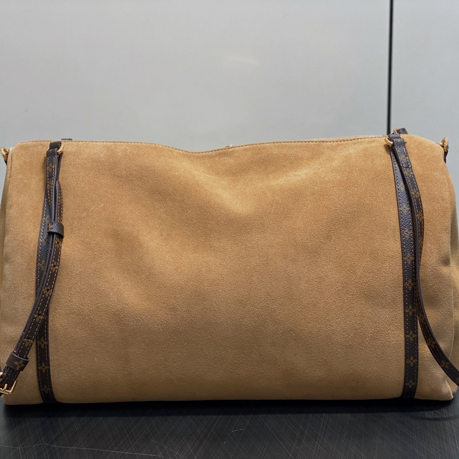 LV bag 180182 $288.75 USD