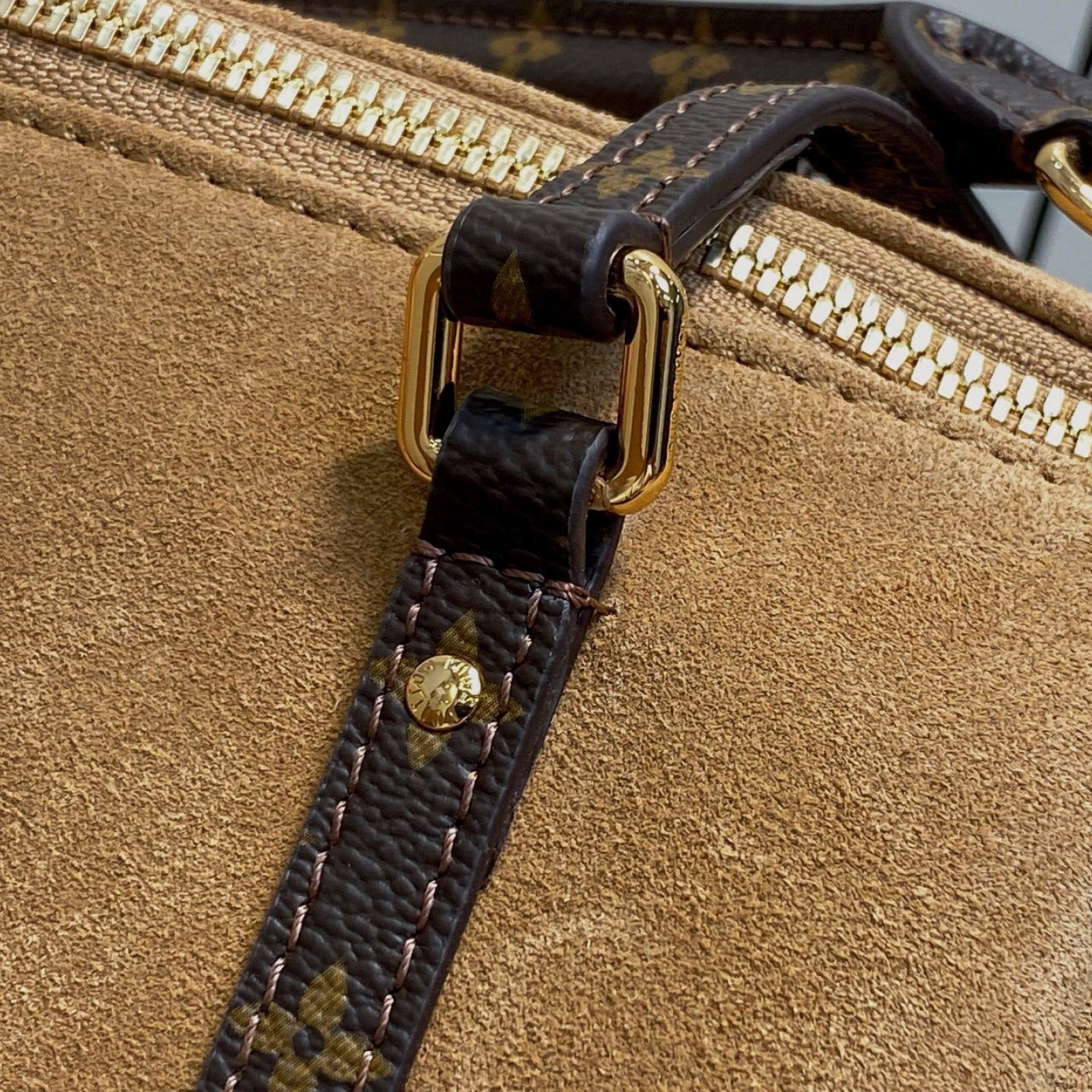LV bag 180182 $288.75 USD