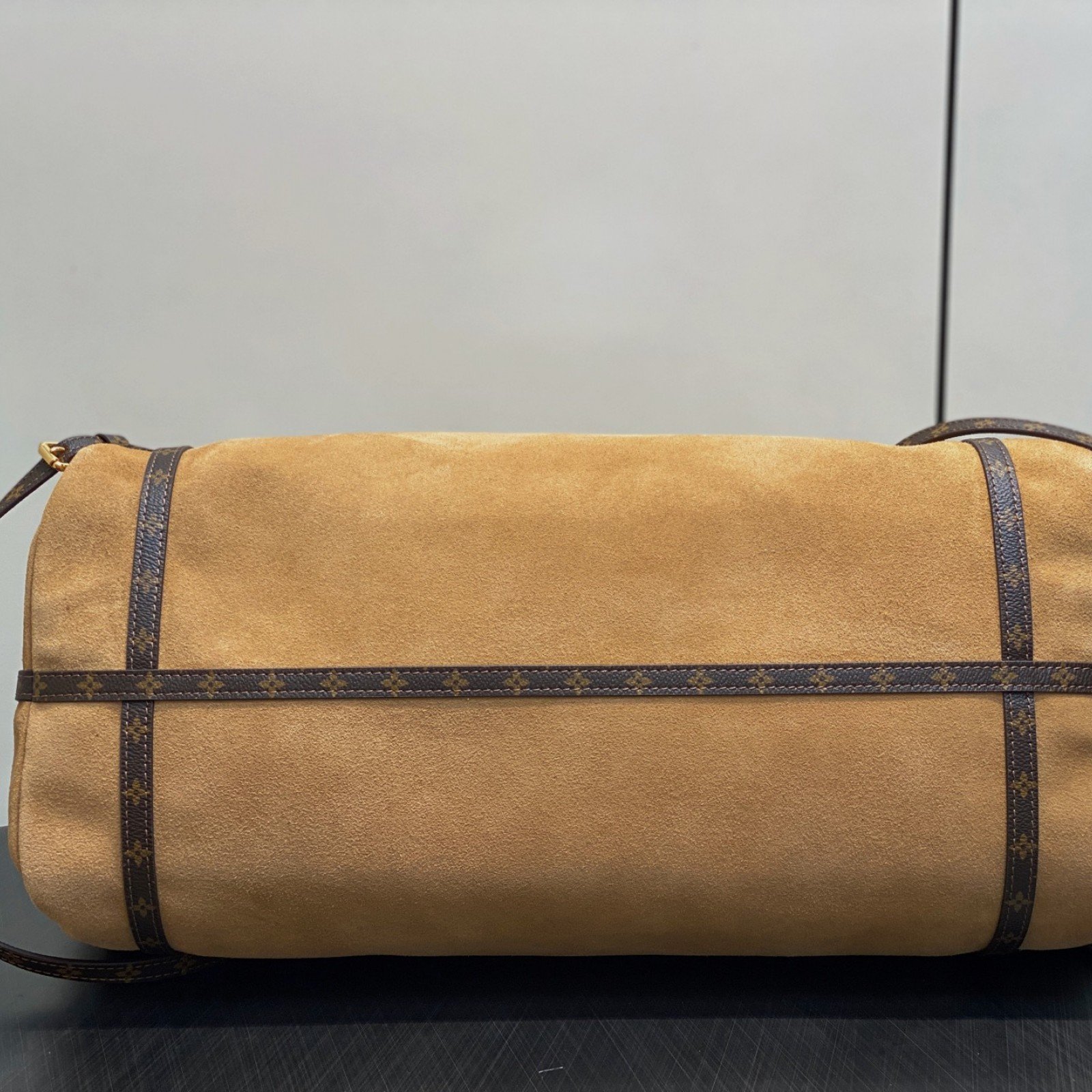 LV bag 180182 $288.75 USD