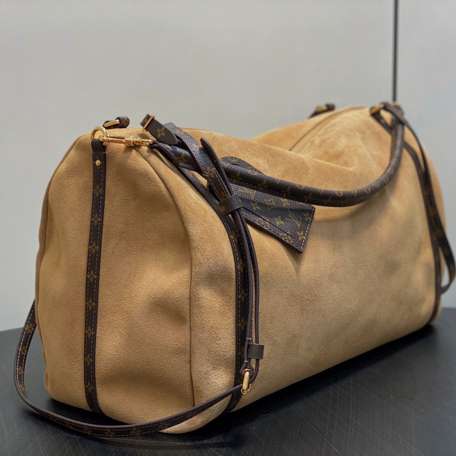 LV bag 180182 $288.75 USD