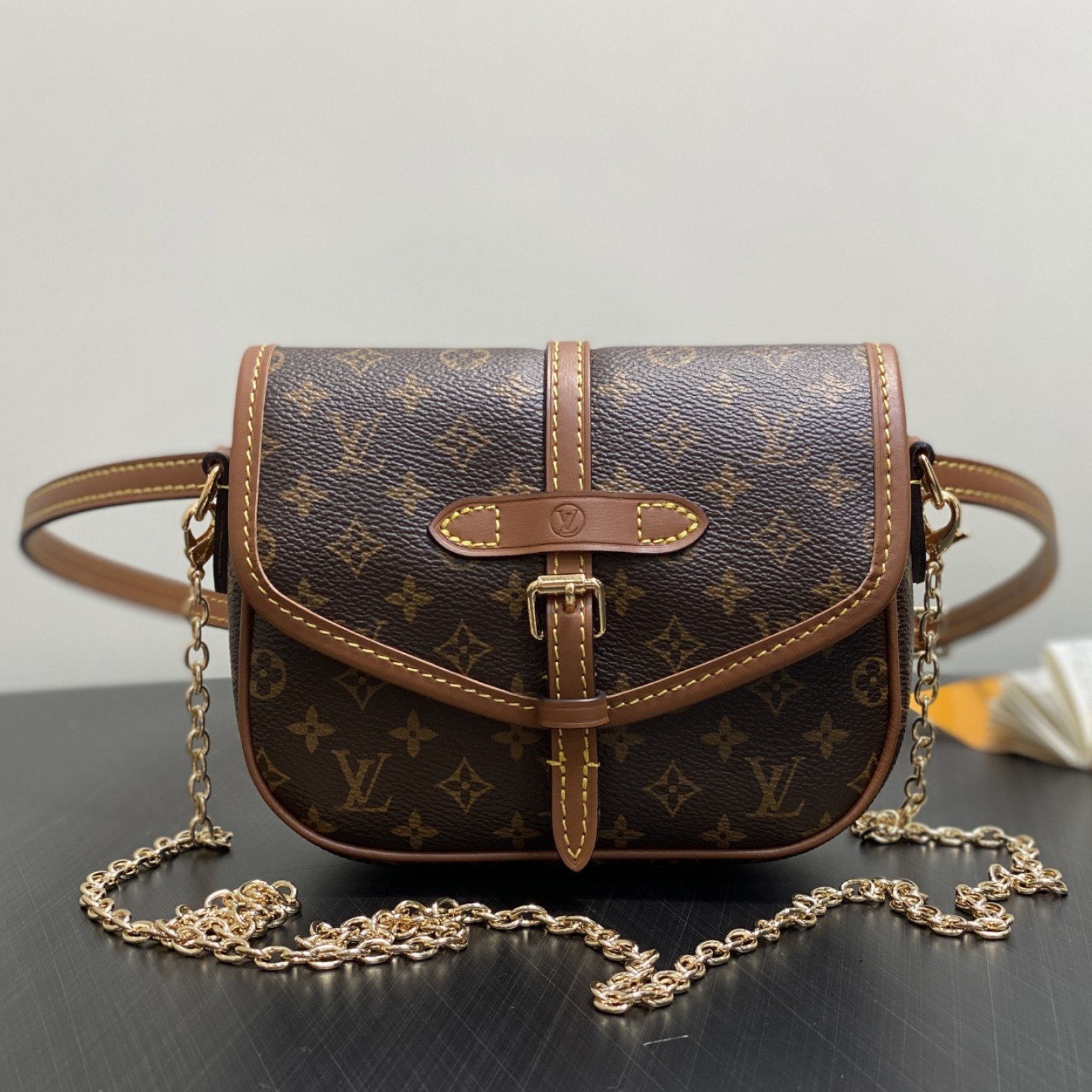 LV bag 180186 $159.5 USD