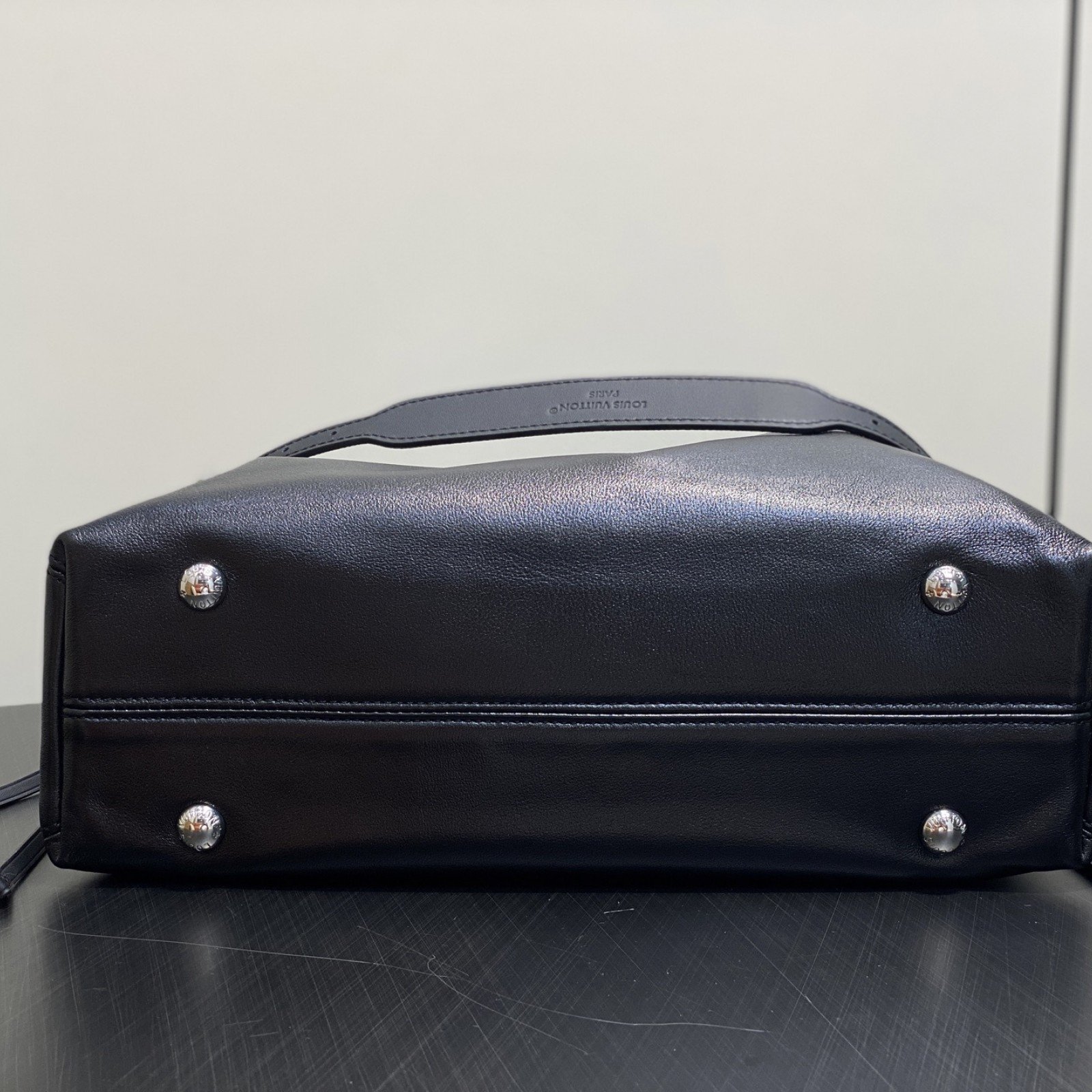 LV bag 180187 $242 USD