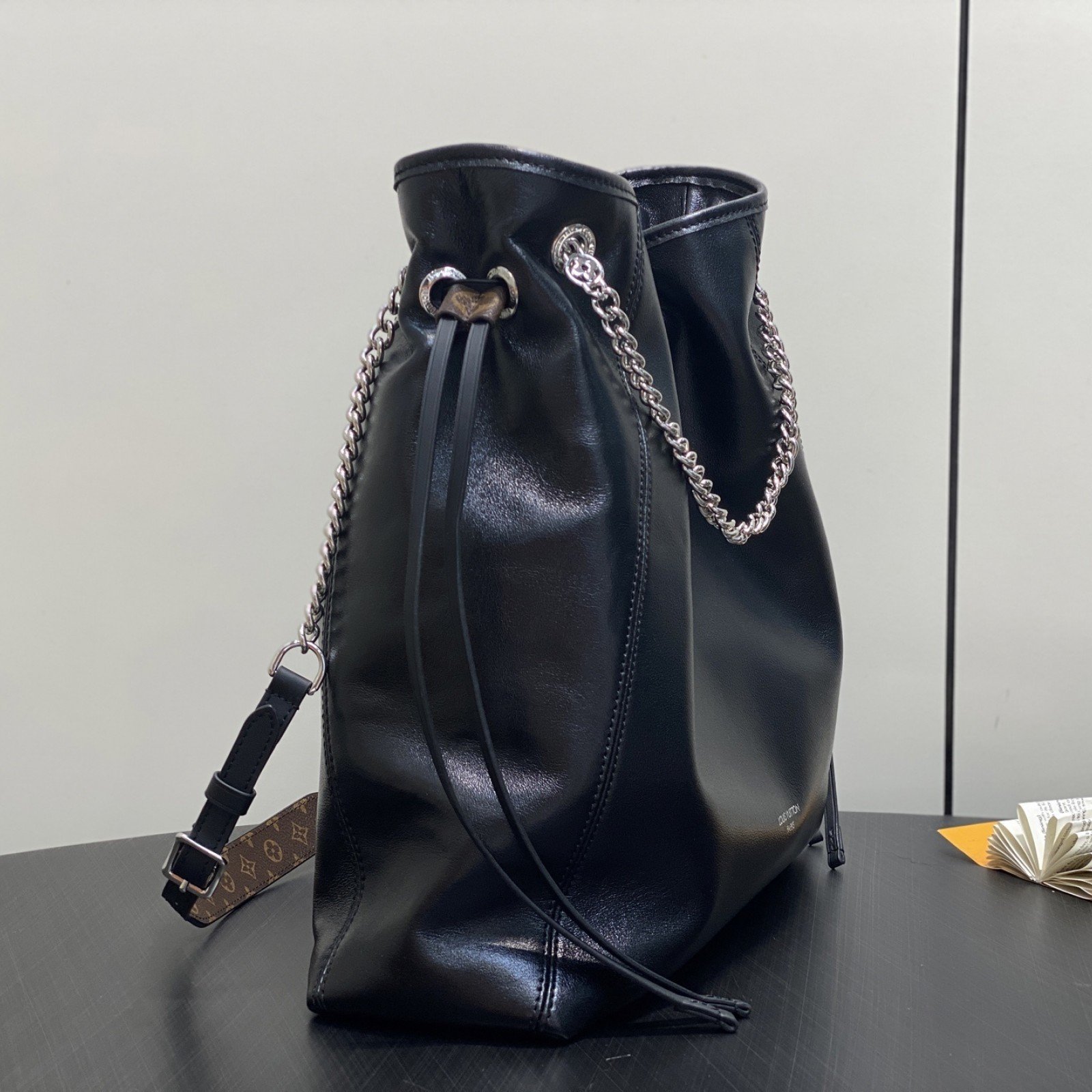 LV bag 180187 $242 USD