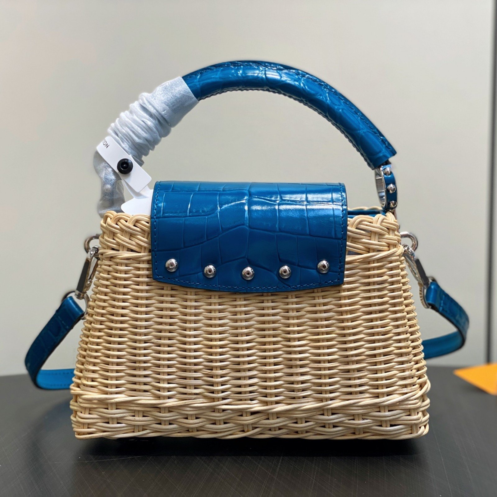 LV bag 180189 $332.75 USD