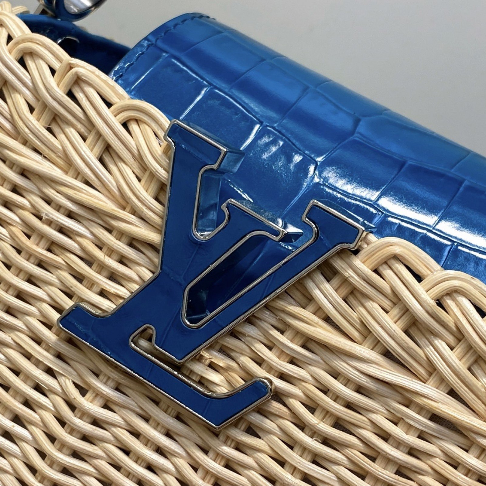 LV bag 180189 $332.75 USD
