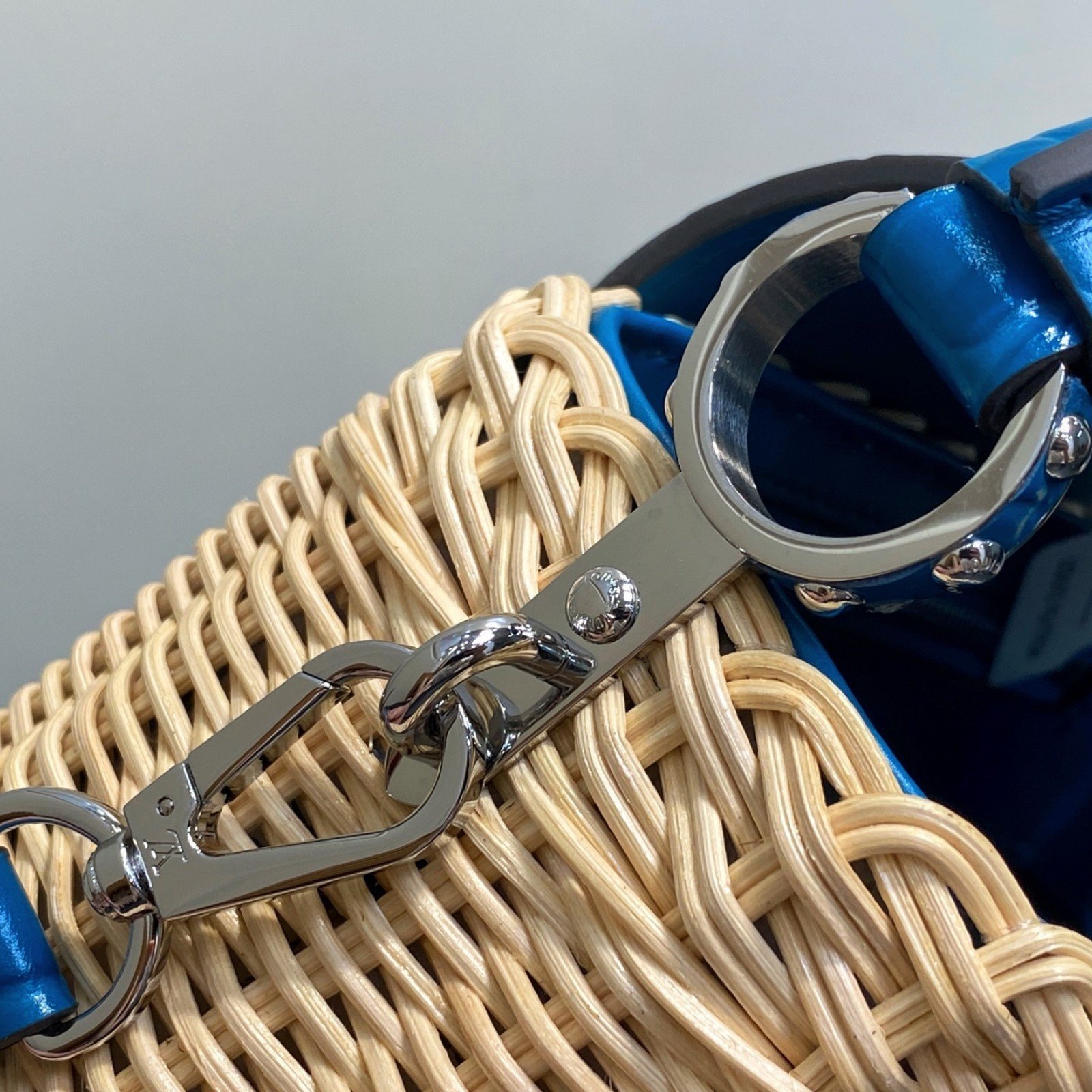 LV bag 180189 $332.75 USD