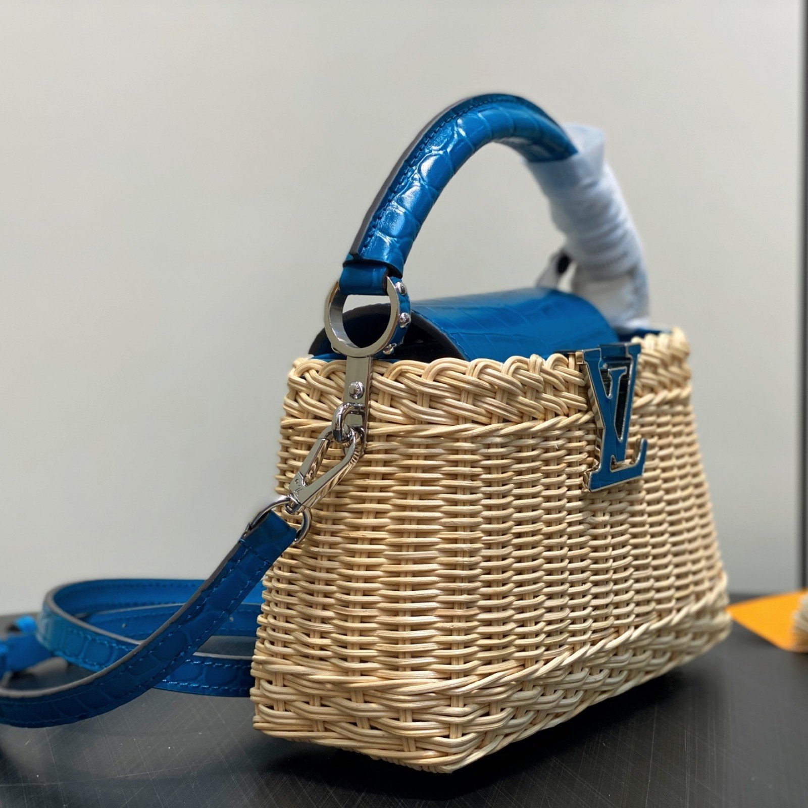 LV bag 180189 $332.75 USD