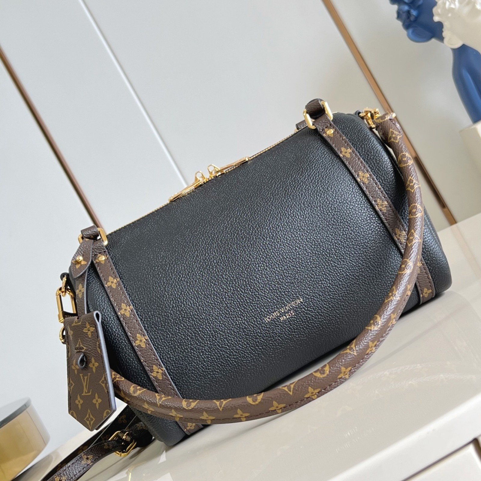 LV bag 180202 $228.25 USD