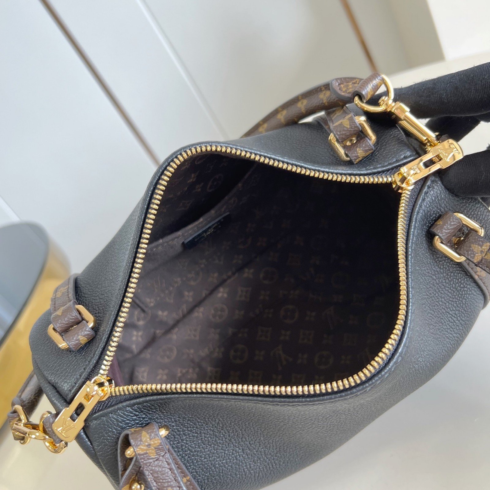 LV bag 180202 $228.25 USD