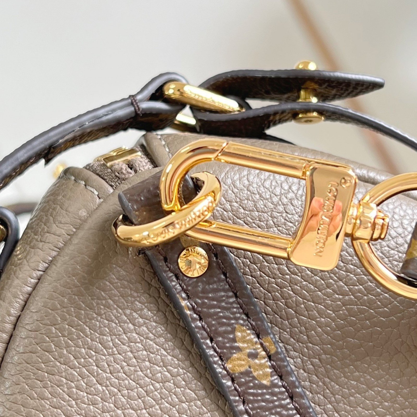LV bag 180203 $228.25 USD