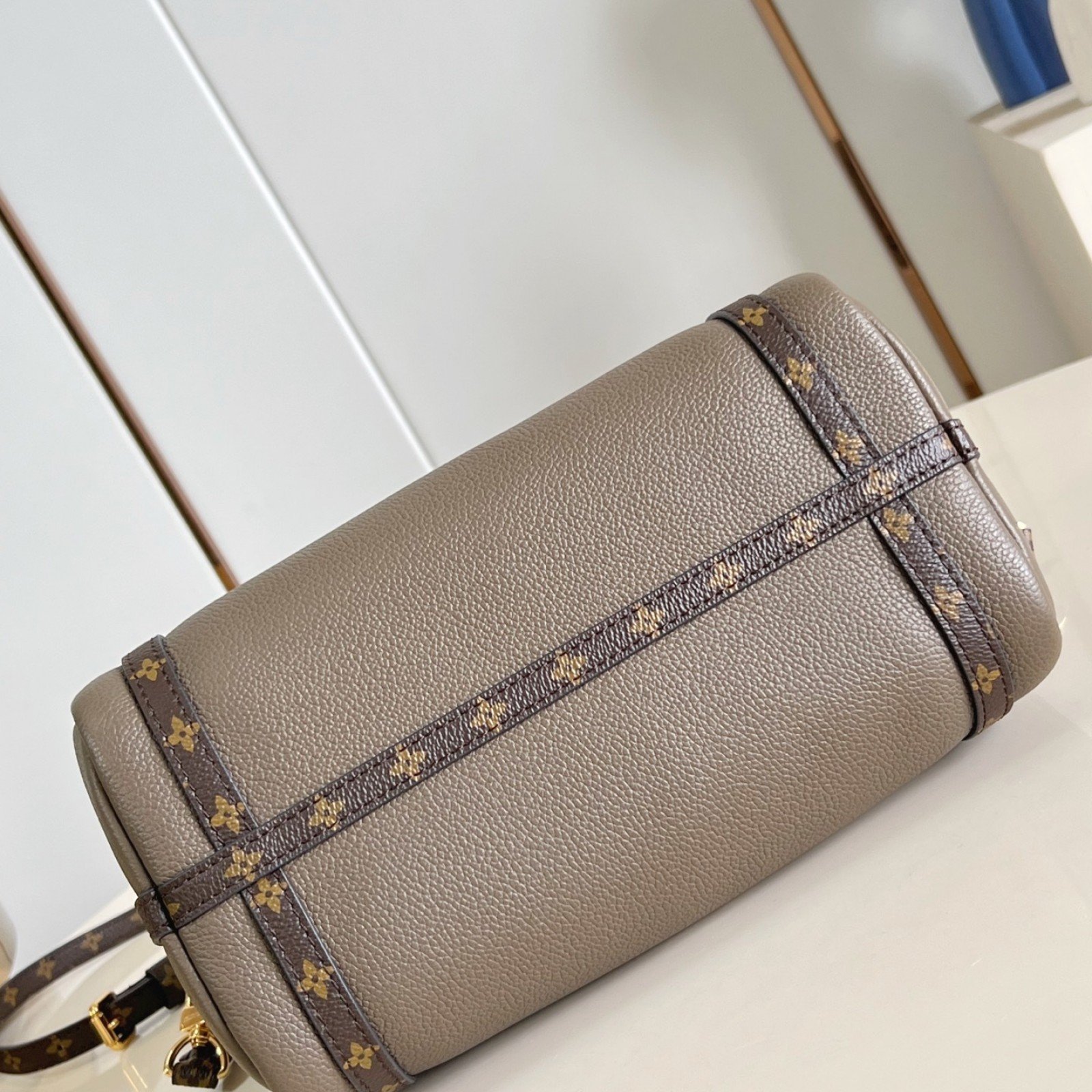 LV bag 180203 $228.25 USD