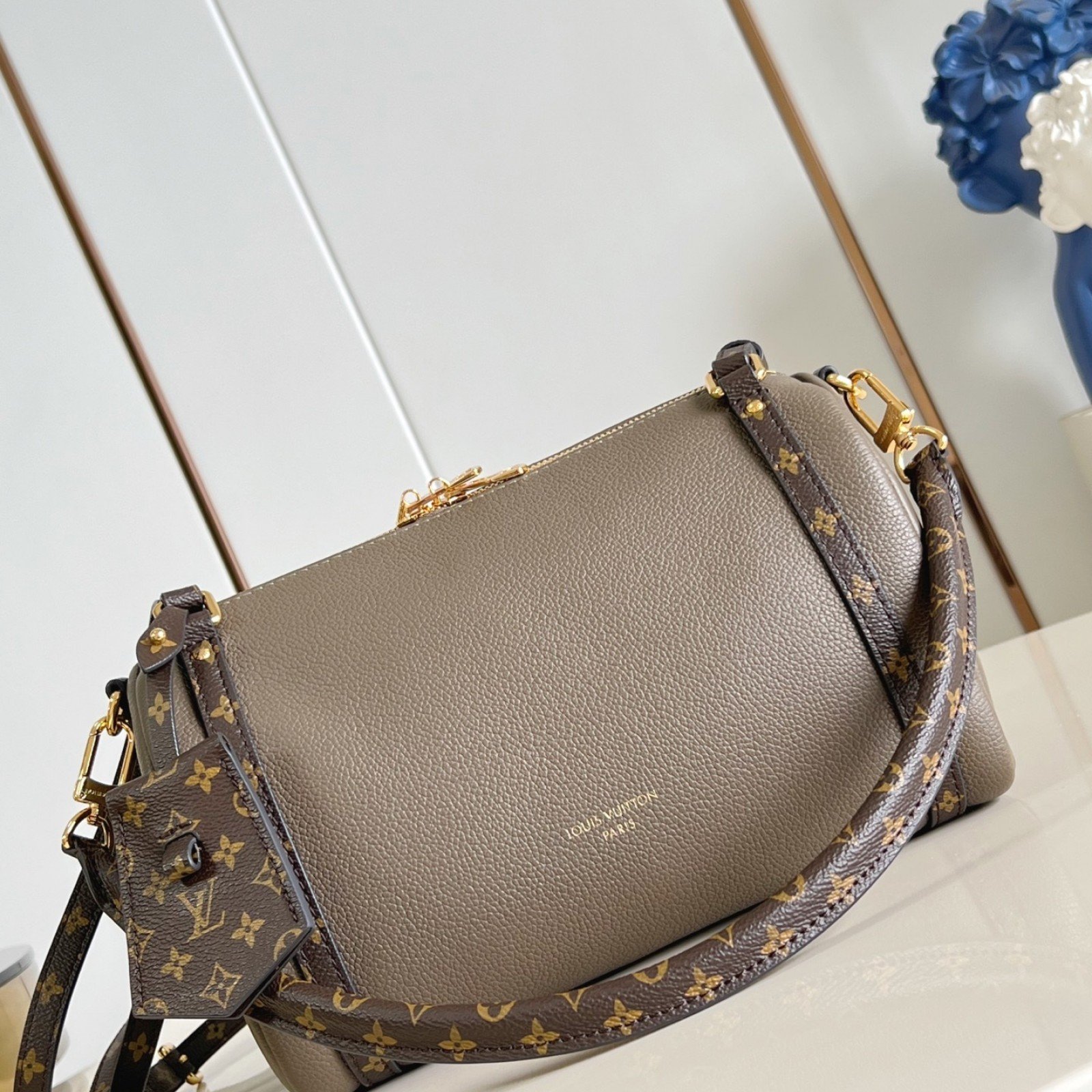 LV bag 180203 $228.25 USD