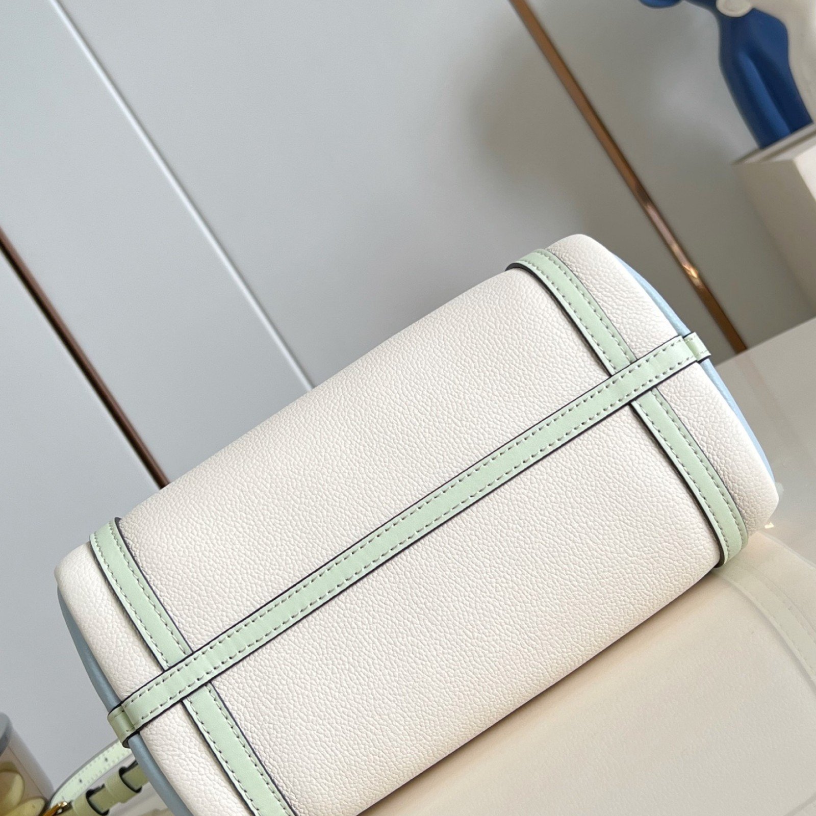 LV bag 180204 $242 USD