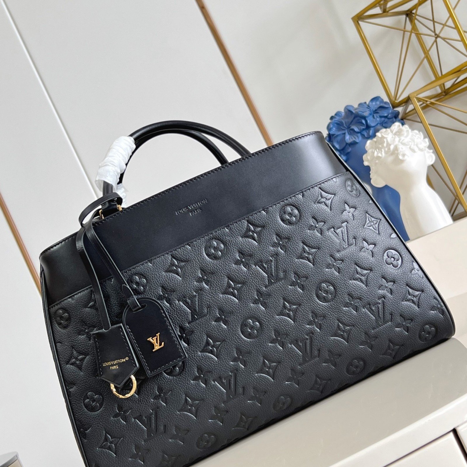 LV bag 180205 $288.75 USD