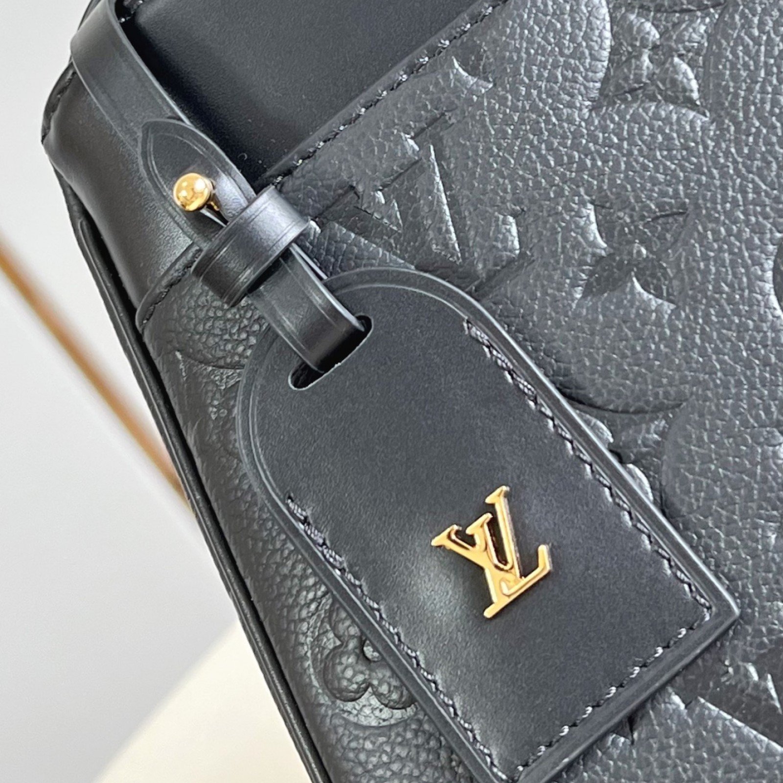 LV bag 180206 $261.25 USD