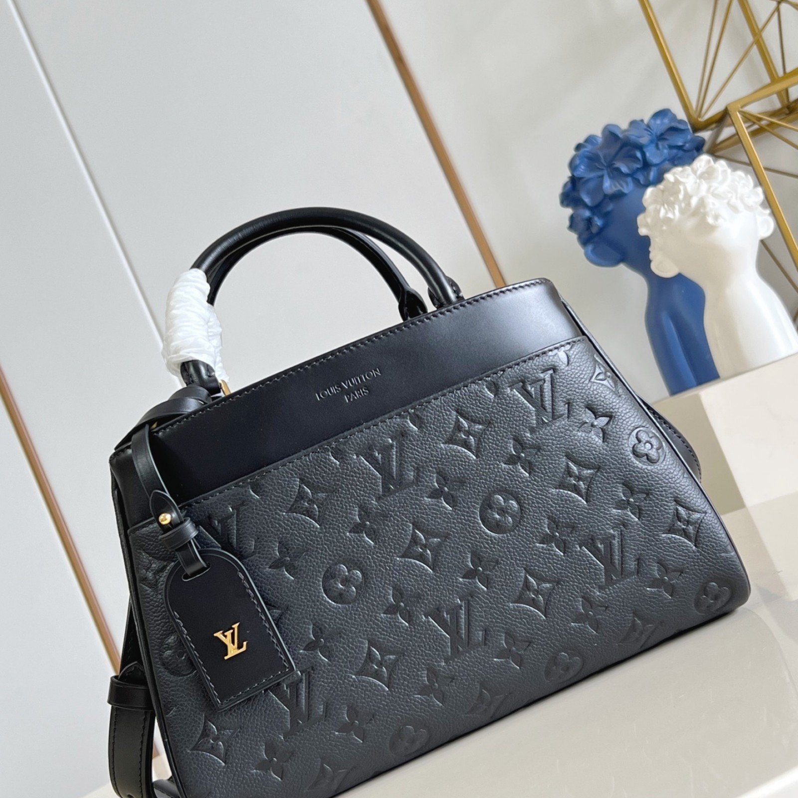LV bag 180206 $261.25 USD