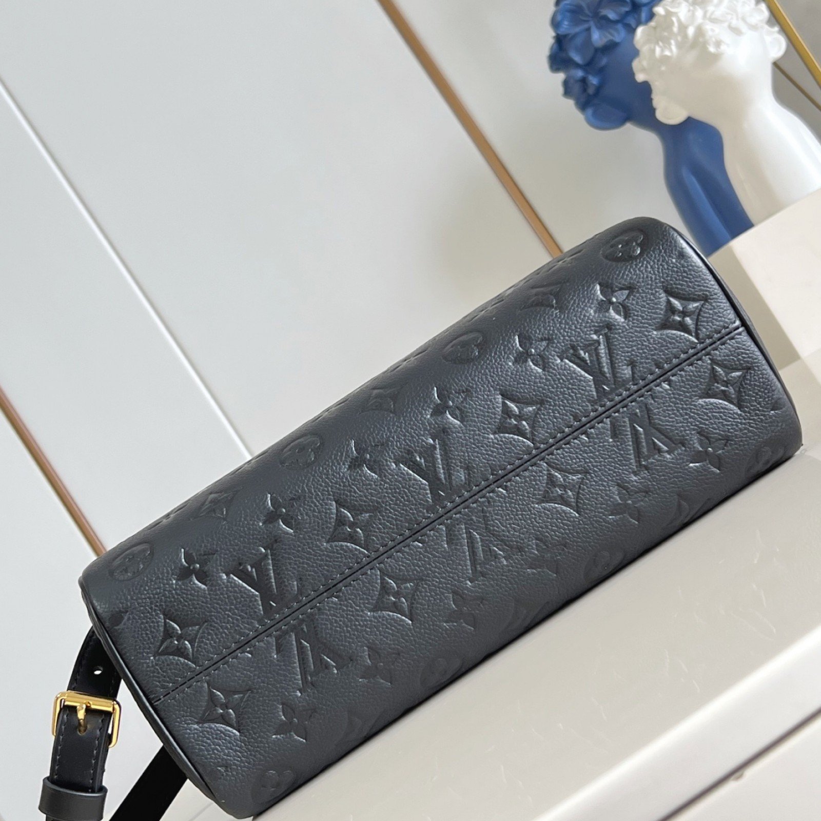LV bag 180206 $261.25 USD
