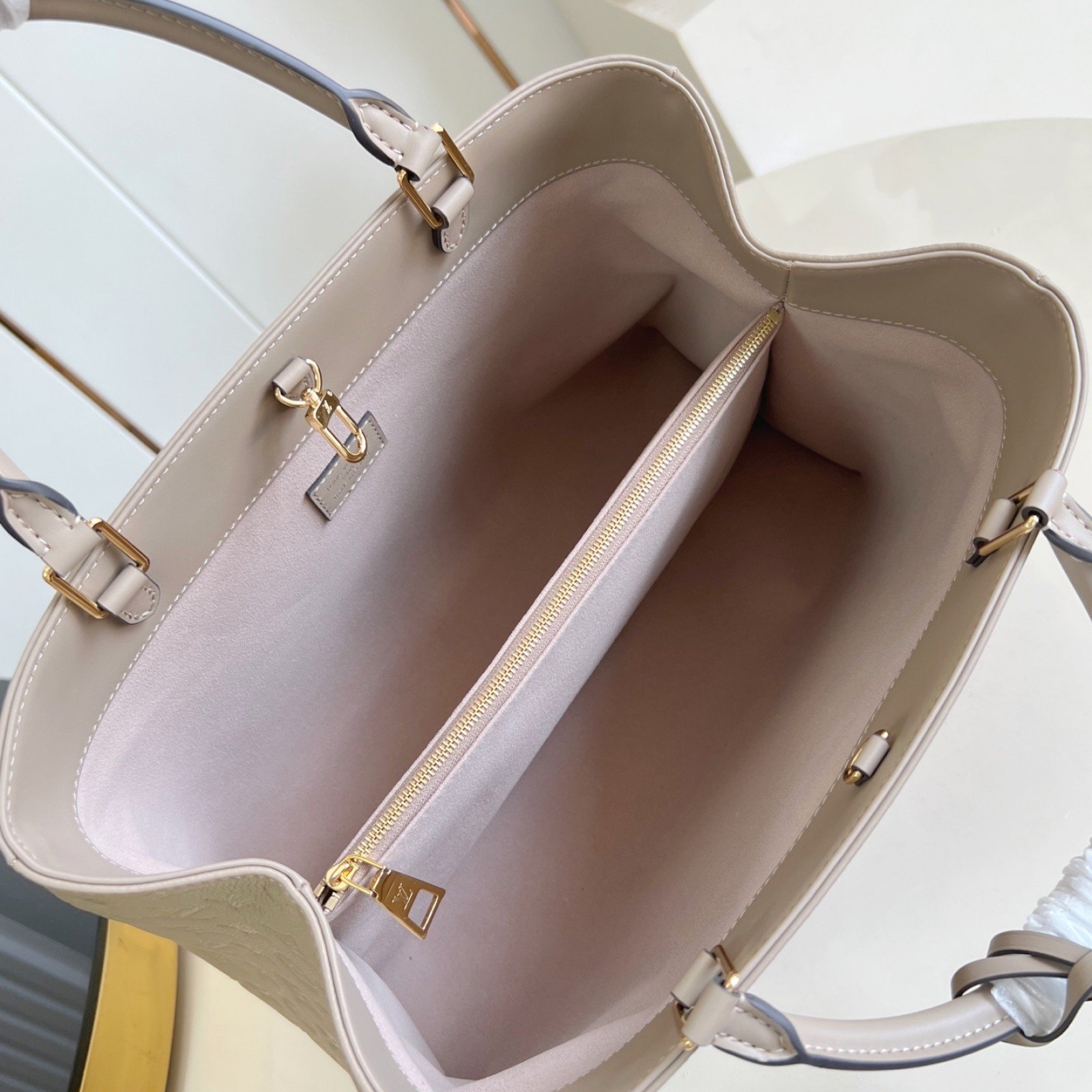 LV bag 180207 $288.75 USD