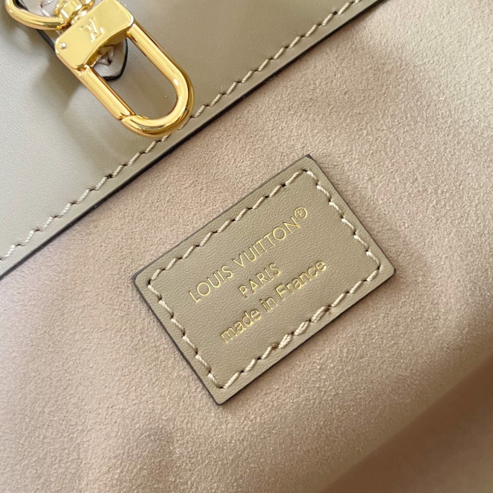 LV bag 180208 $261.25 USD