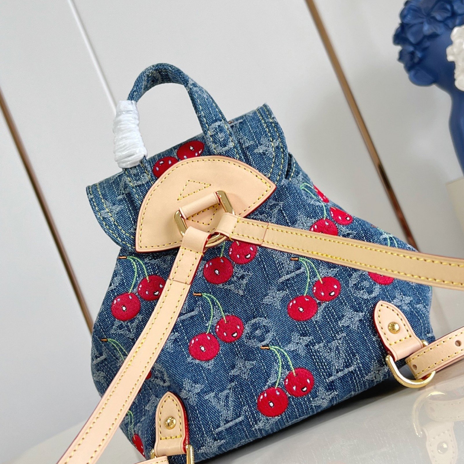 LV bag 180217 $233.75 USD