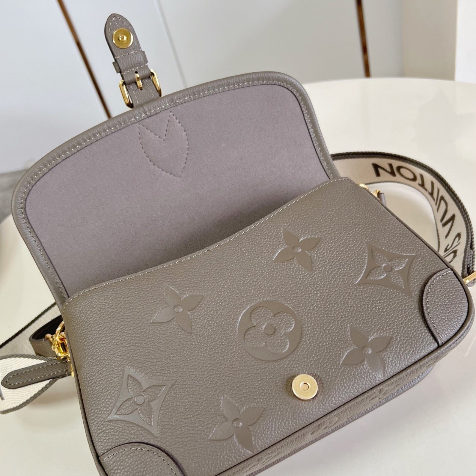 LV bag 180220 $250.25 USD